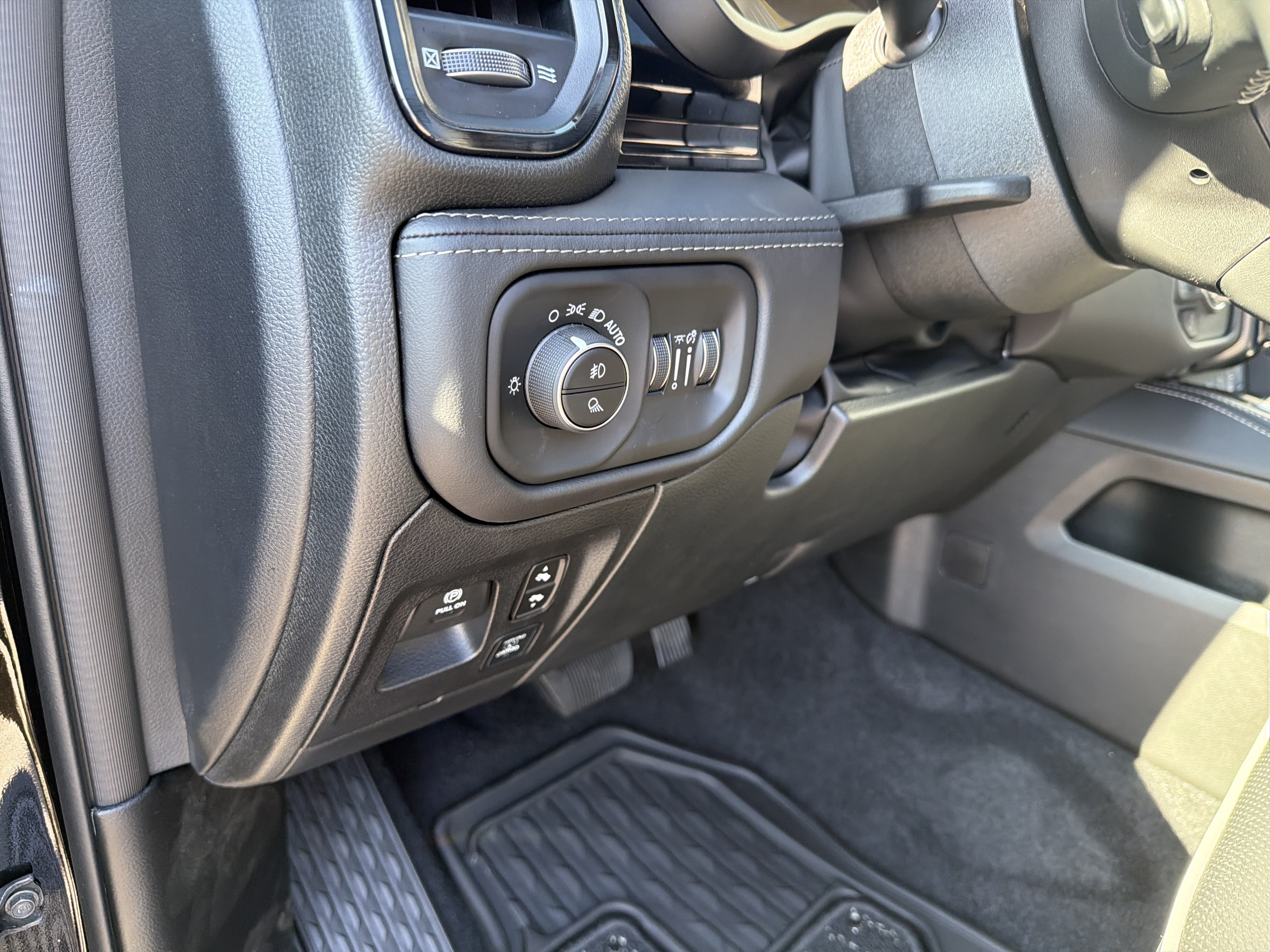 2026 RAM Ram 1500 RAM 1500 LIMITED CREW CAB 4X4 5'7' BOX