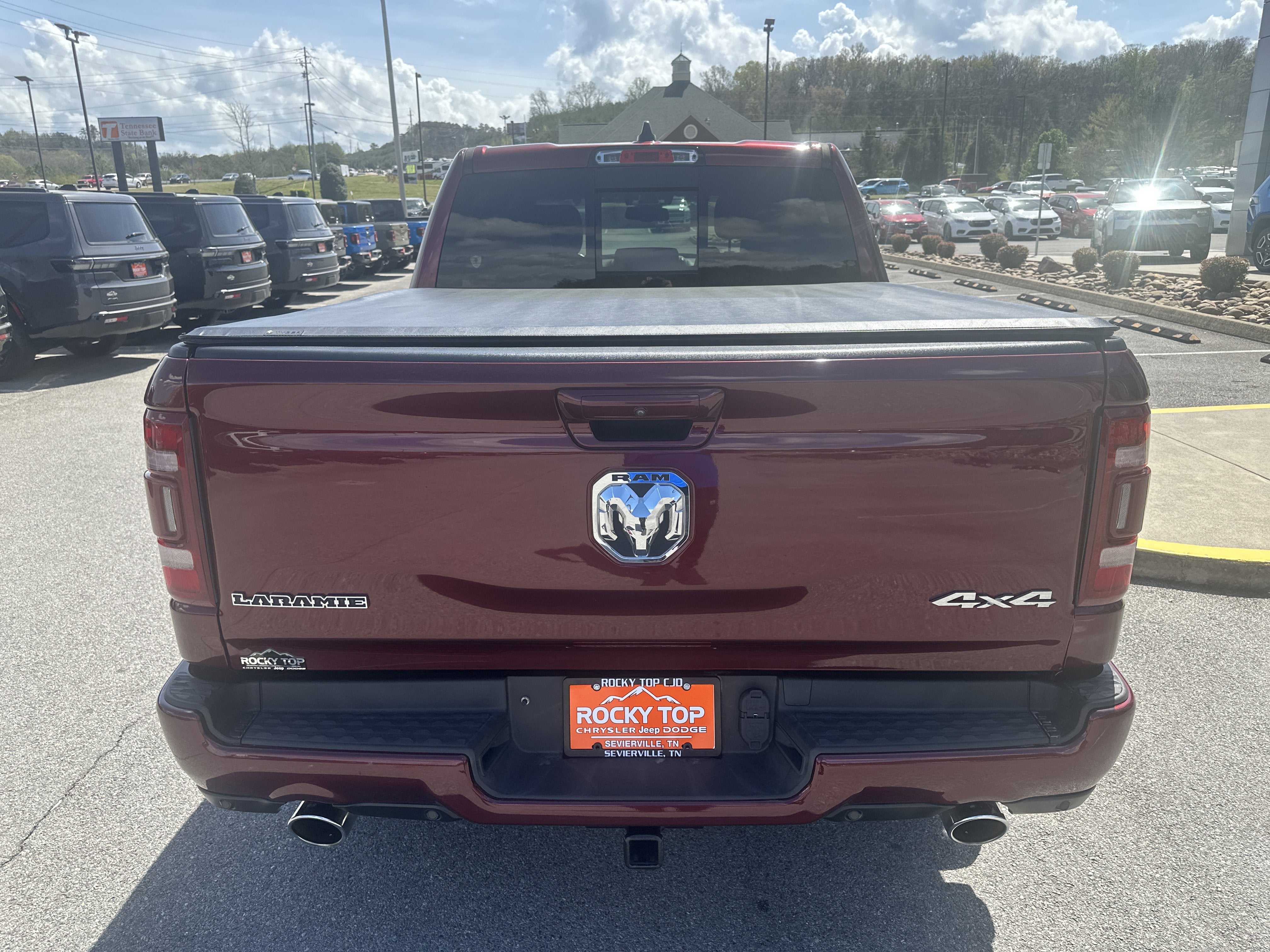 2020 RAM 1500 Laramie Crew Cab 4x4 5'7' Box