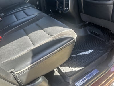 2020 RAM 1500 Laramie Crew Cab 4x4 5'7' Box