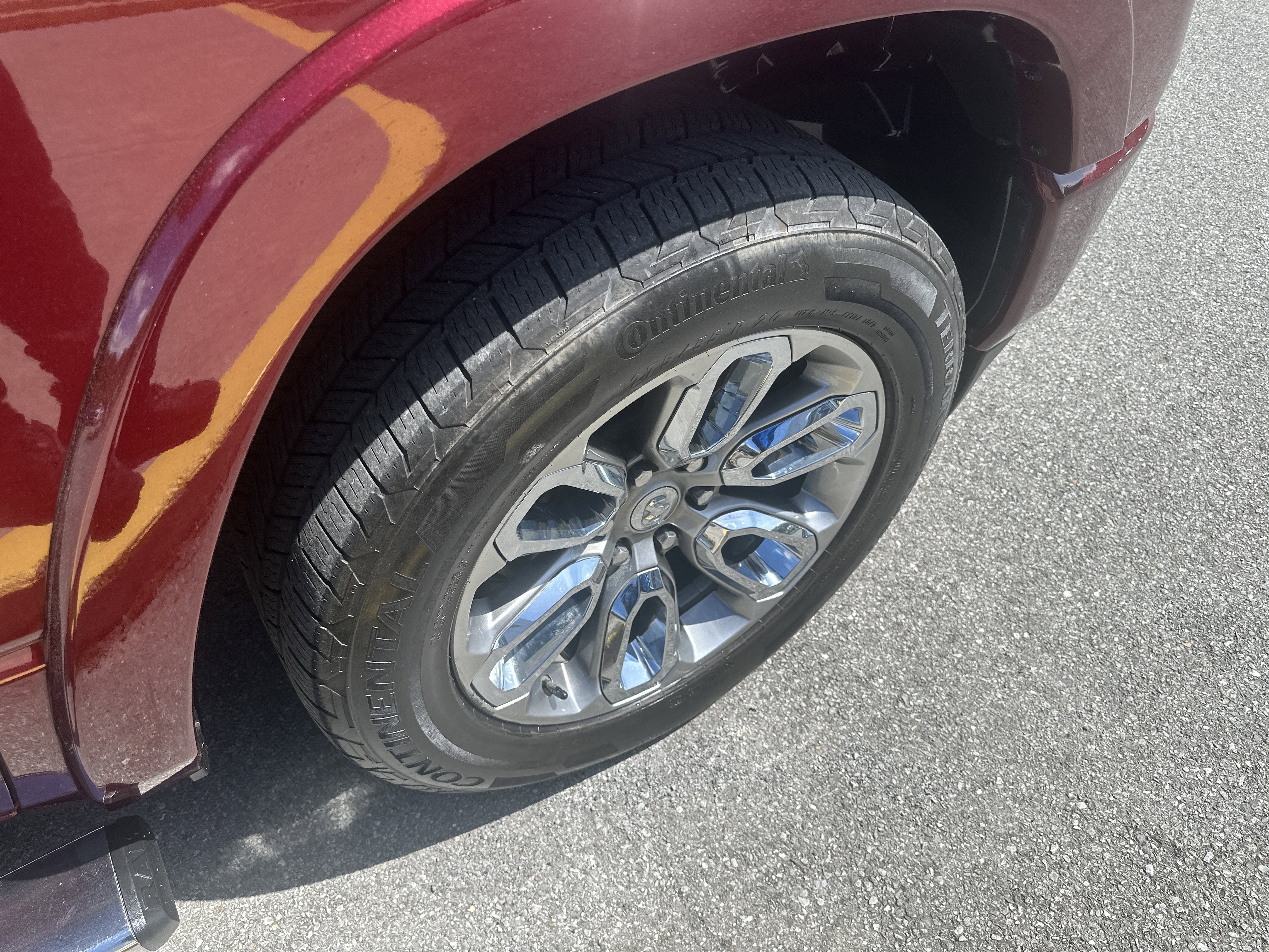 2020 RAM 1500 Laramie Crew Cab 4x4 5'7' Box
