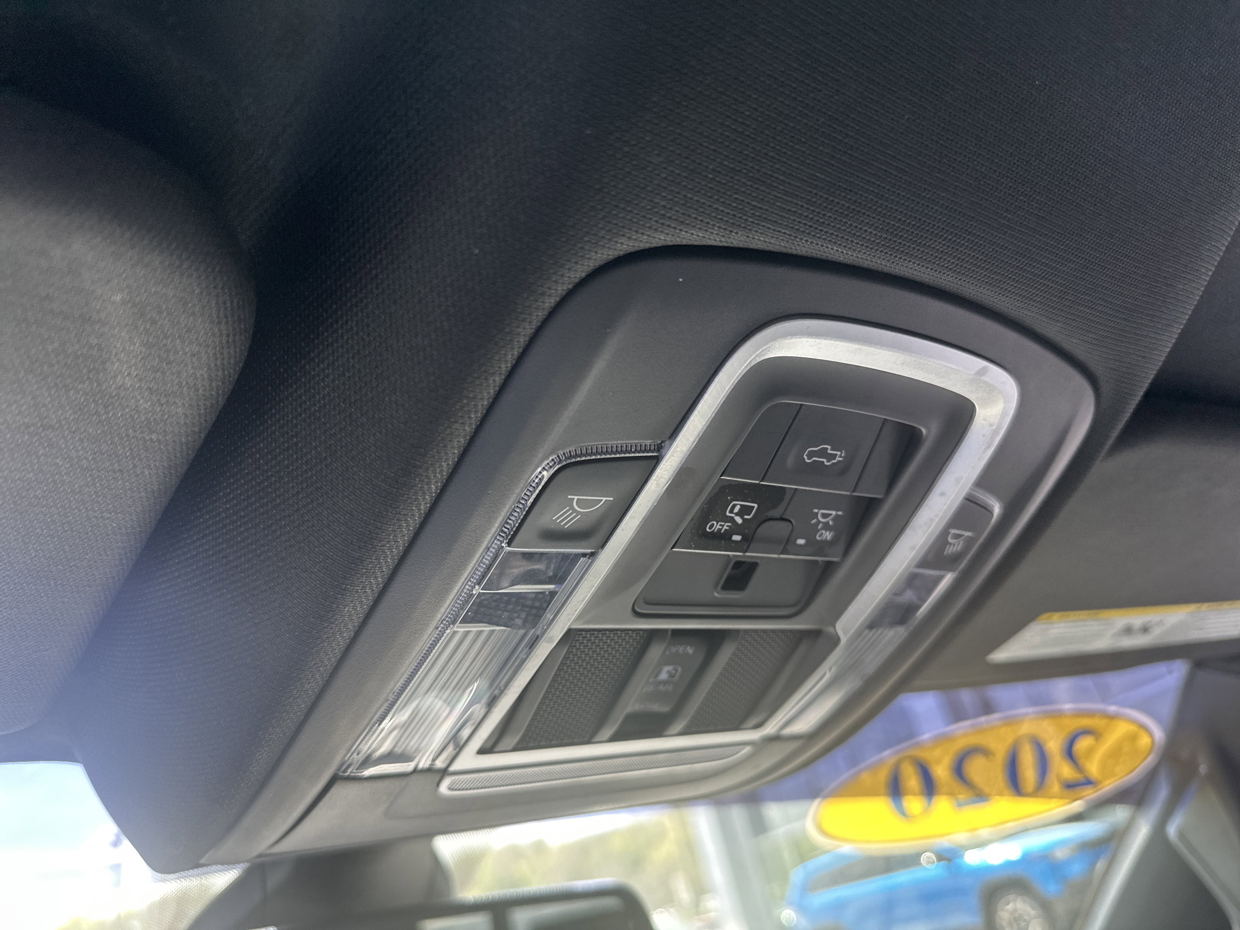 2020 RAM 1500 Laramie Crew Cab 4x4 5'7' Box