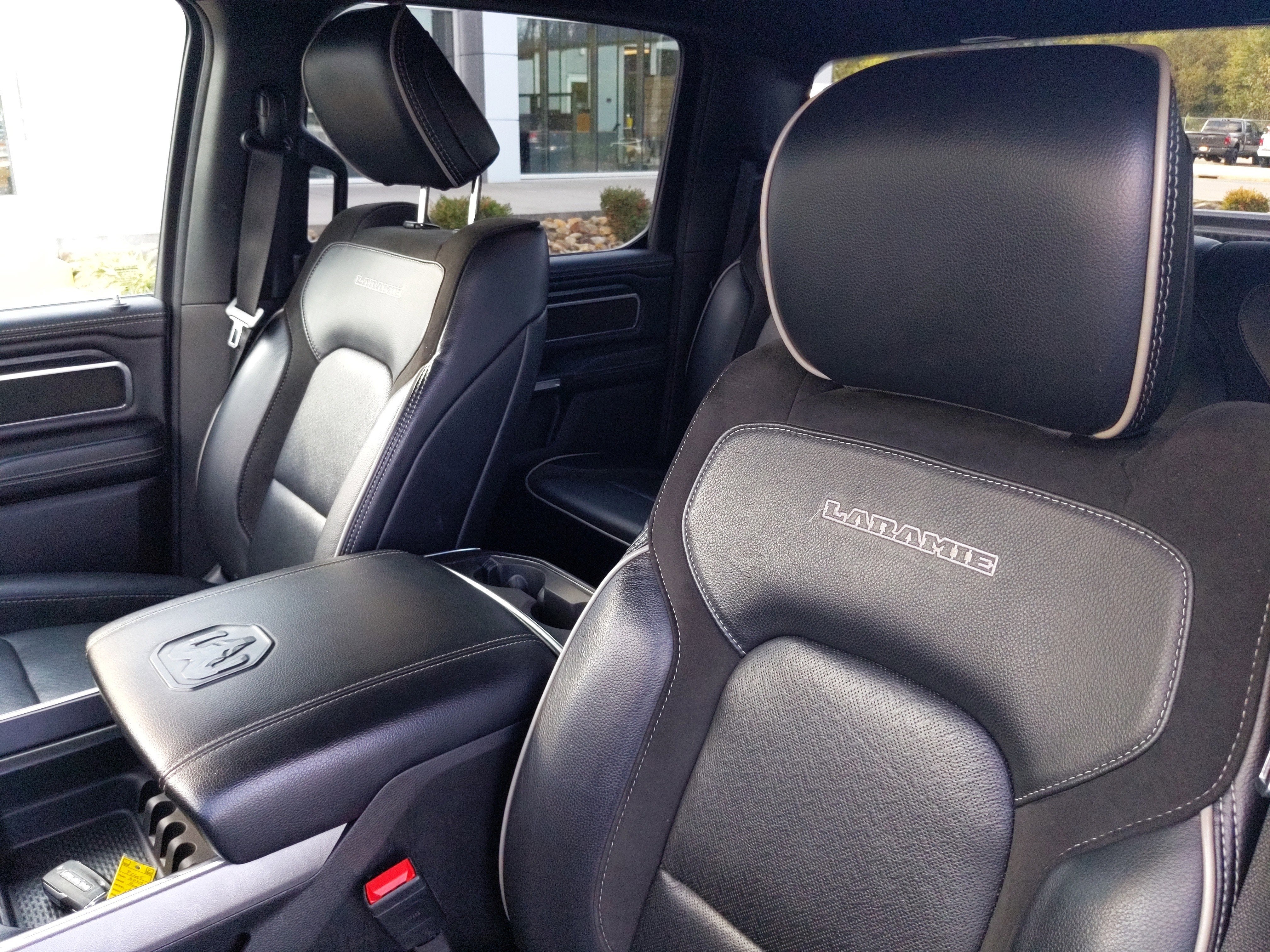 2024 RAM 1500 Laramie Crew Cab 4x4 5'7' Box