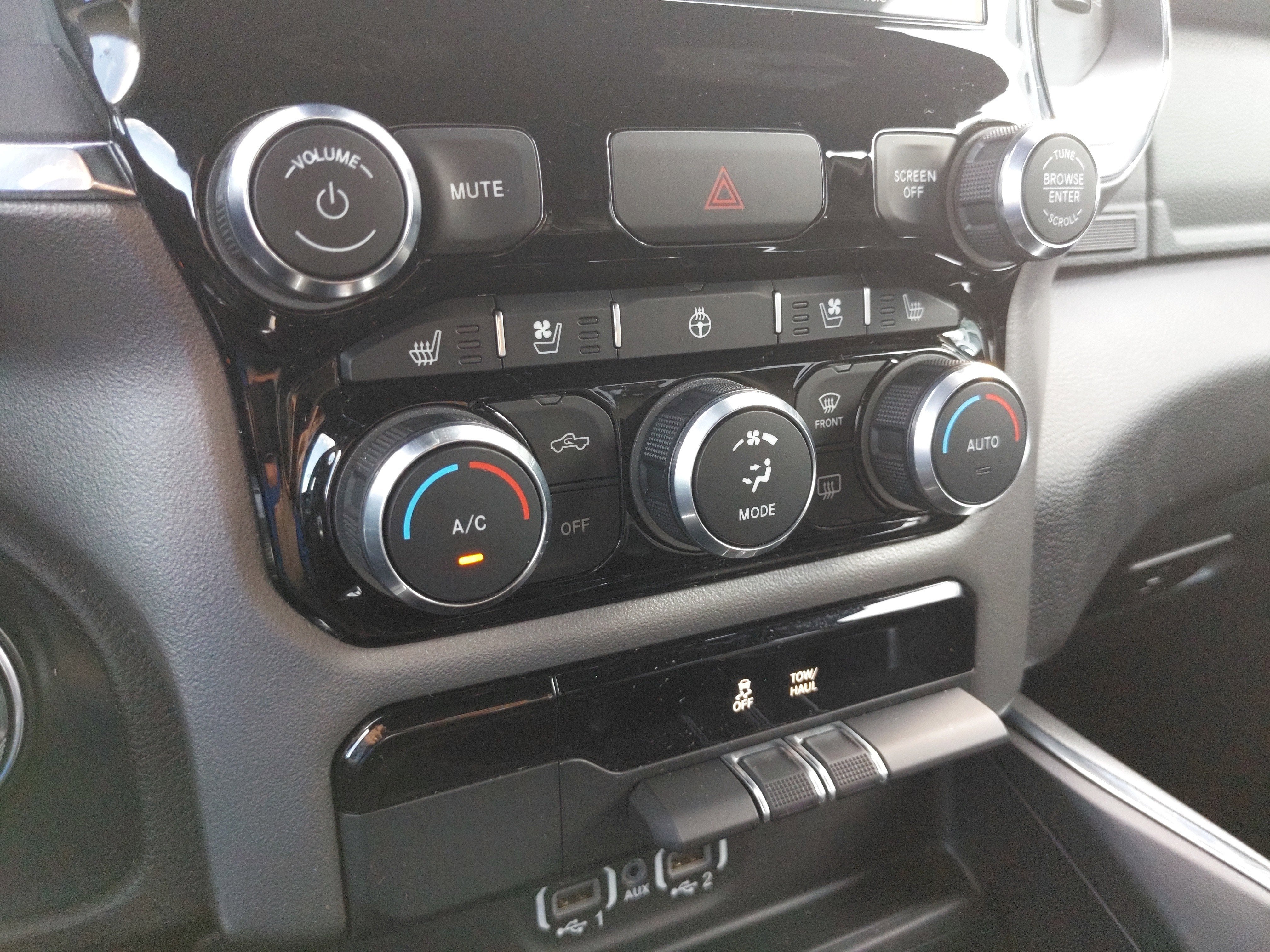 2024 RAM 1500 Laramie Crew Cab 4x4 5'7' Box