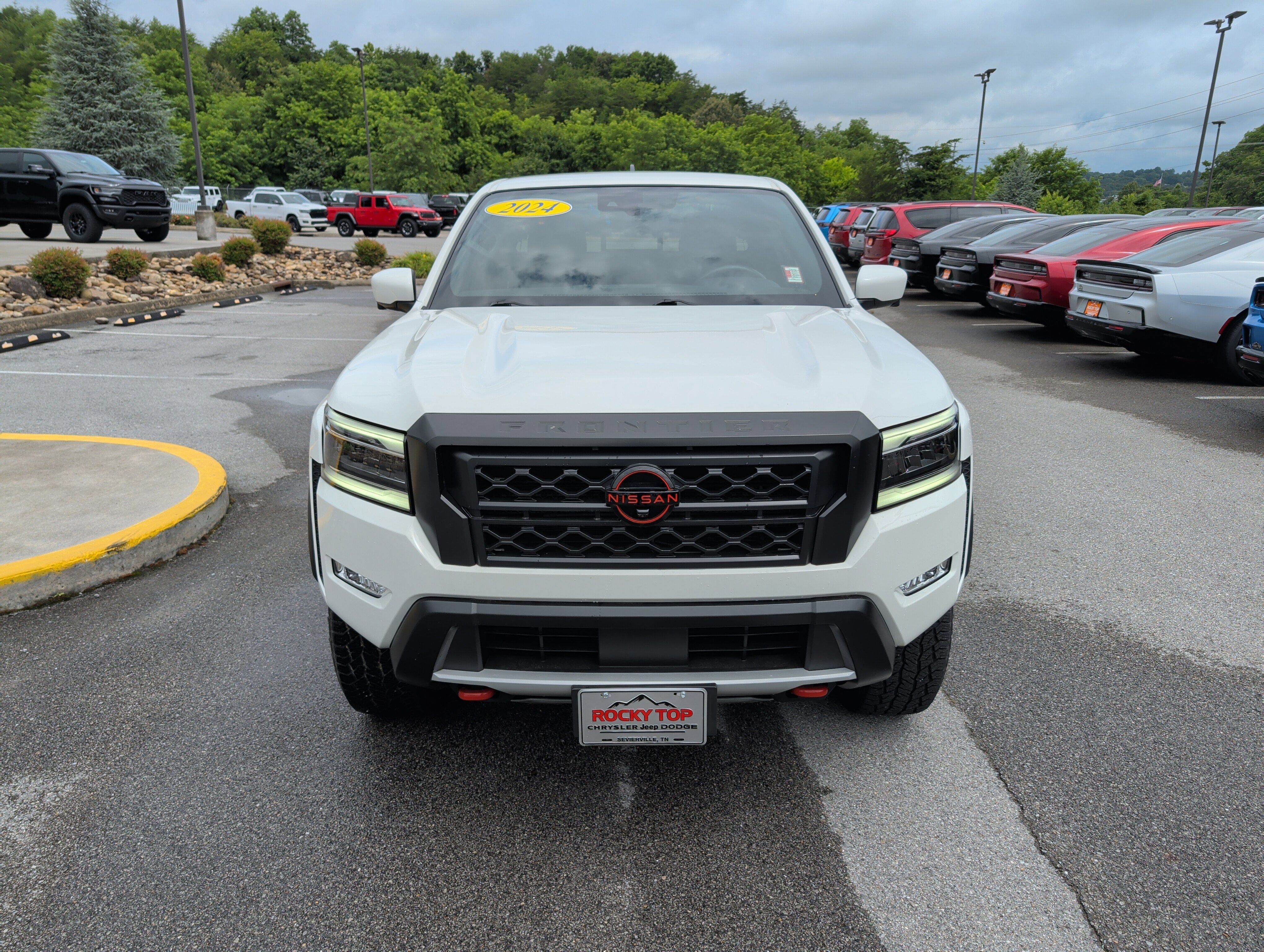 2024 Nissan Frontier Crew Cab PRO-4X 4x4