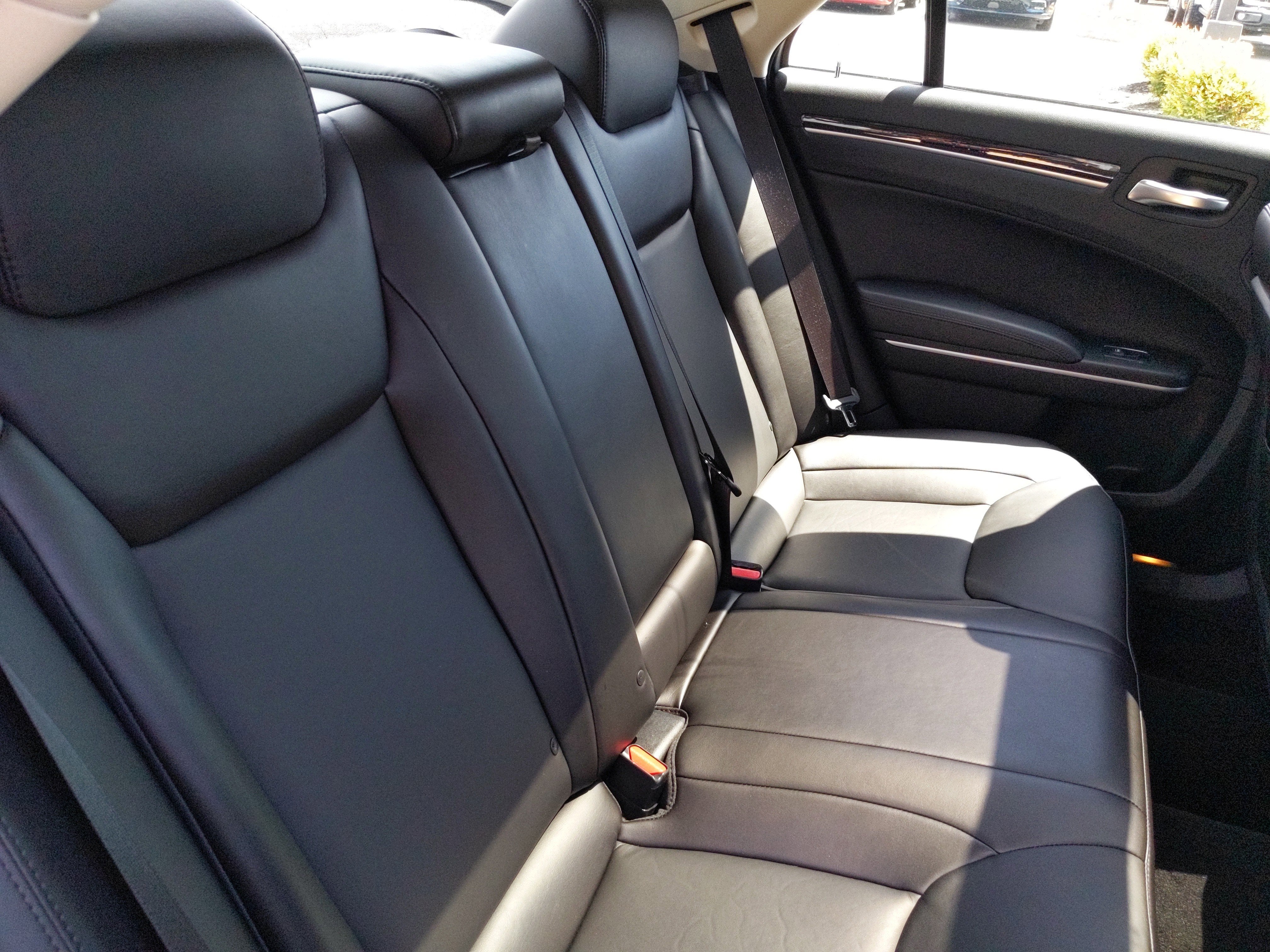 2023 Chrysler Chrysler 300 300 TOURING L RWD