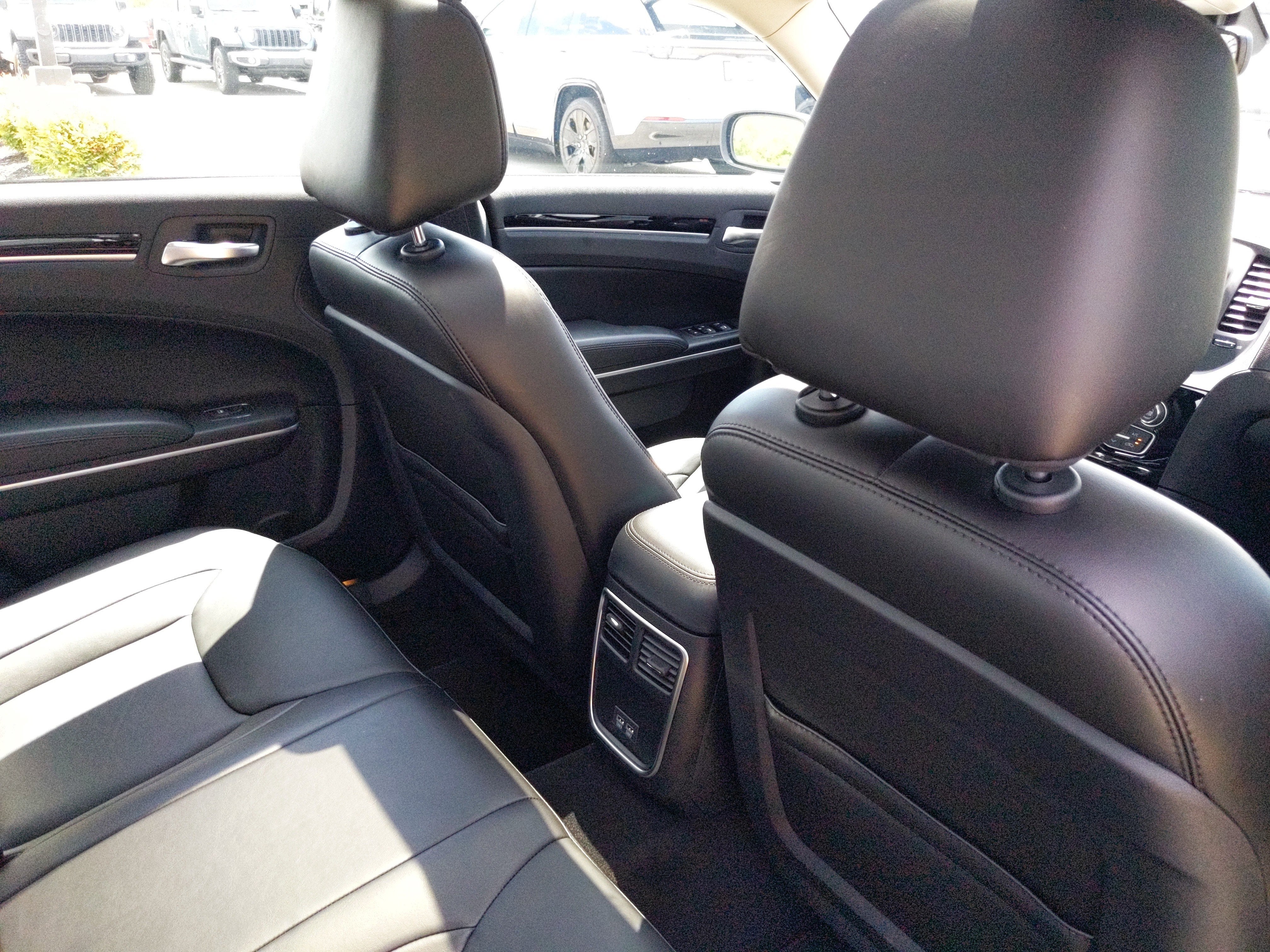 2023 Chrysler Chrysler 300 300 TOURING L RWD