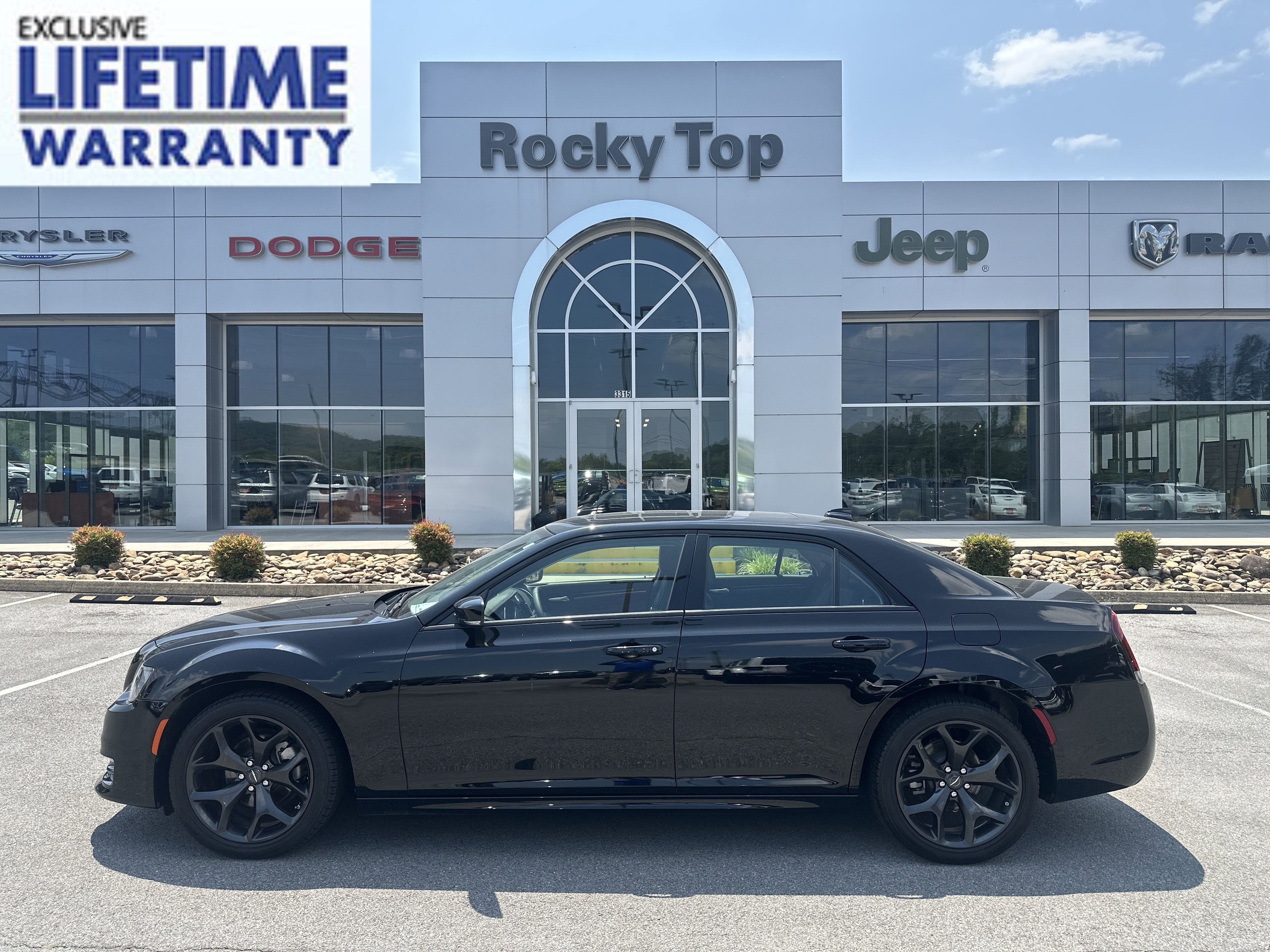 2023 Chrysler Chrysler 300 300 TOURING L RWD