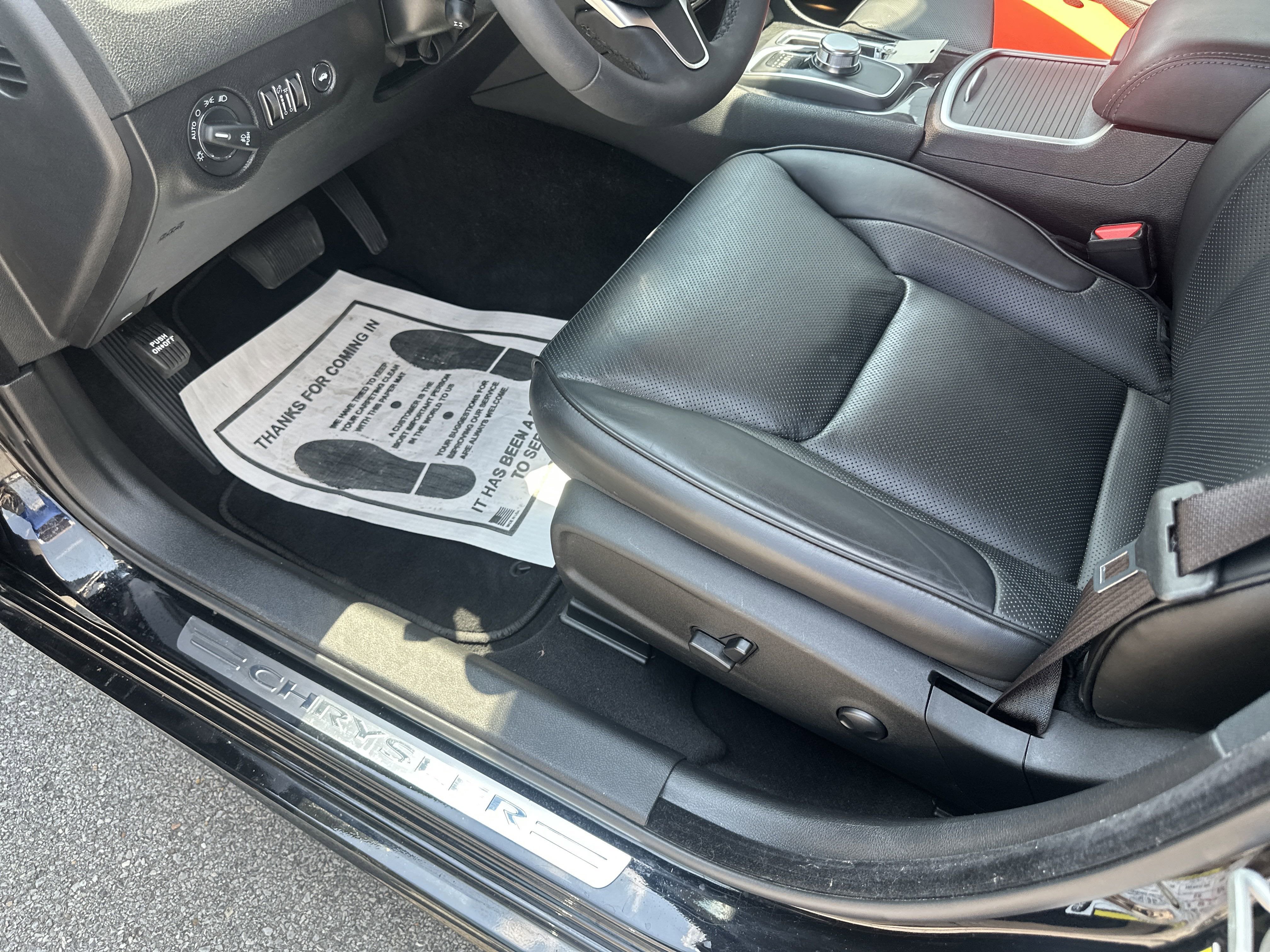 2023 Chrysler Chrysler 300 300 TOURING L RWD