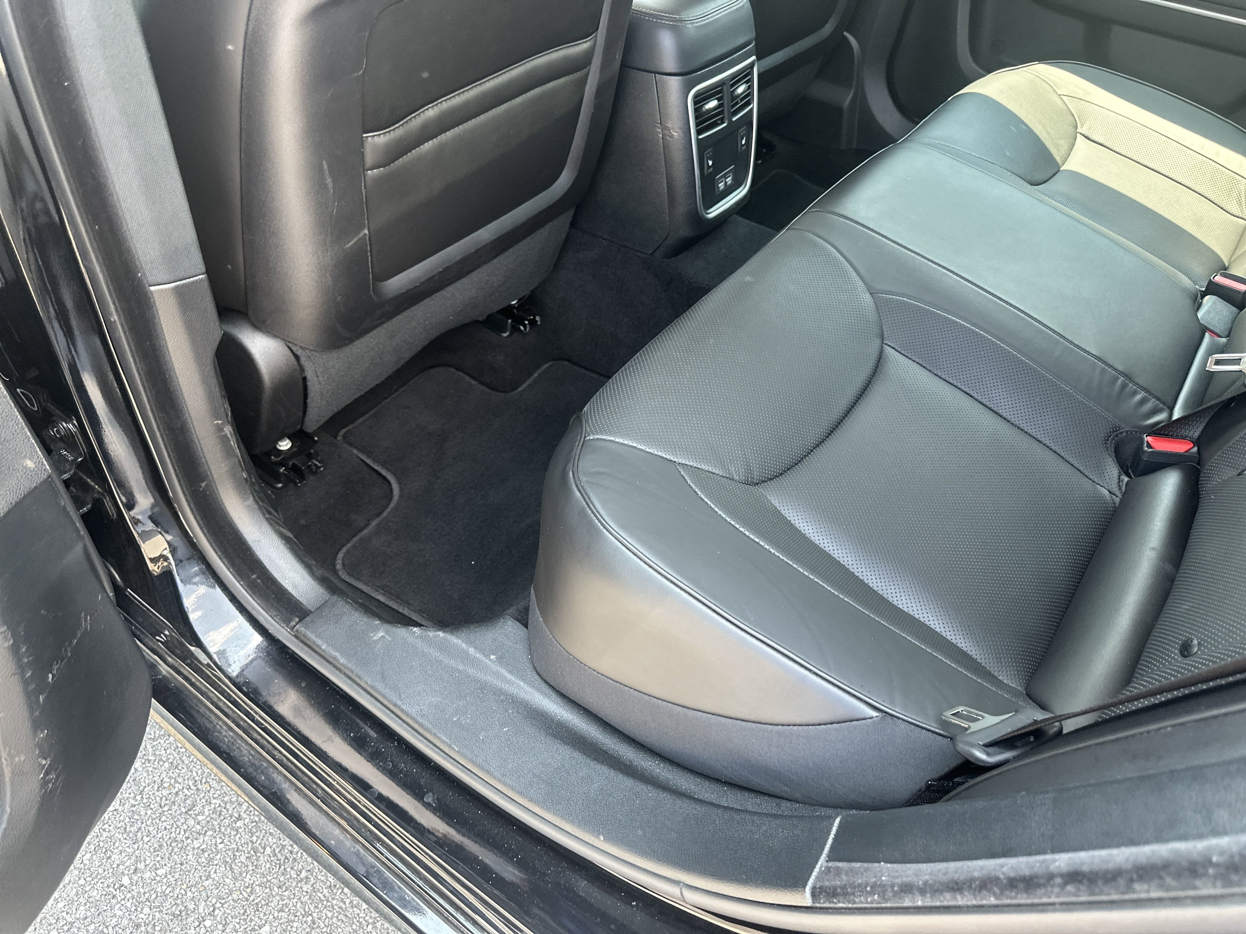 2023 Chrysler Chrysler 300 300 TOURING L RWD