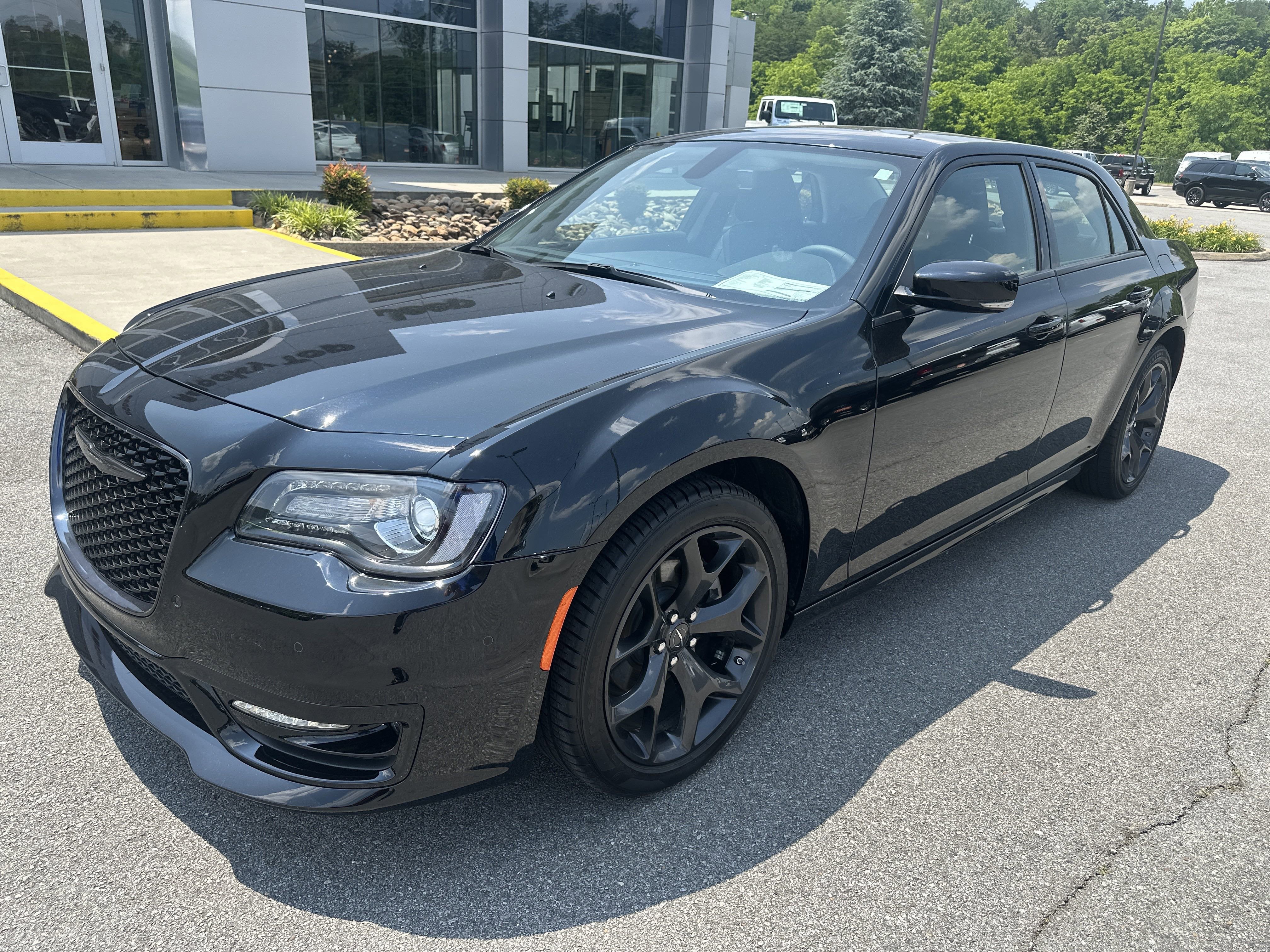 2023 Chrysler Chrysler 300 300 TOURING L RWD