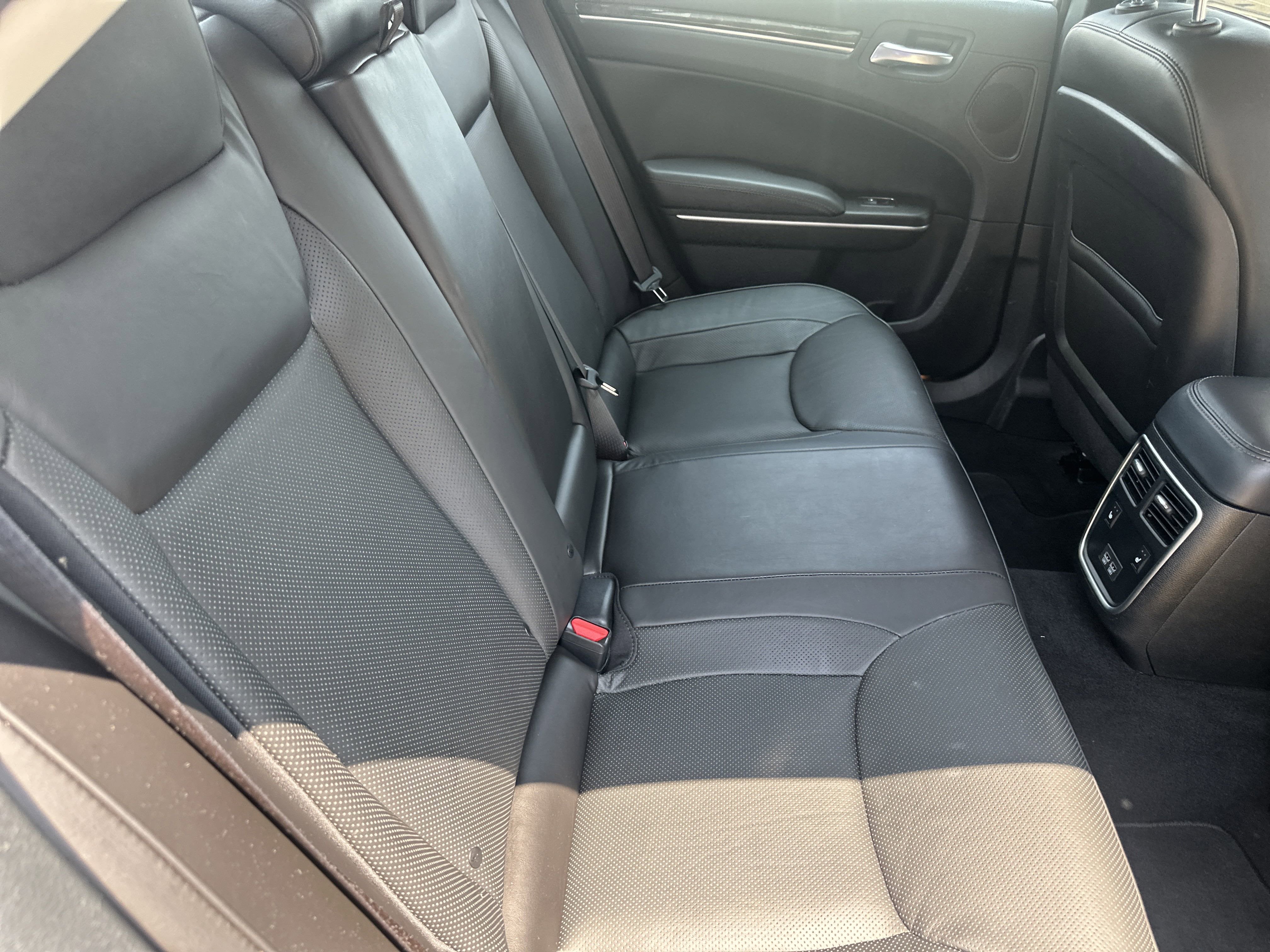 2023 Chrysler Chrysler 300 300 TOURING L RWD