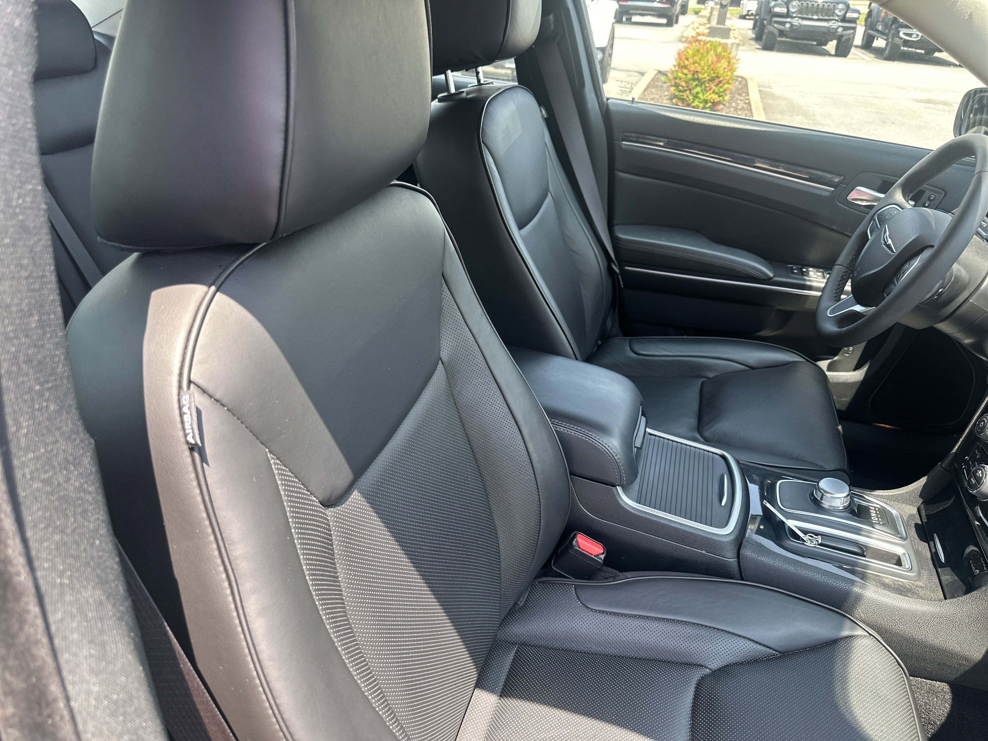 2023 Chrysler Chrysler 300 300 TOURING L RWD