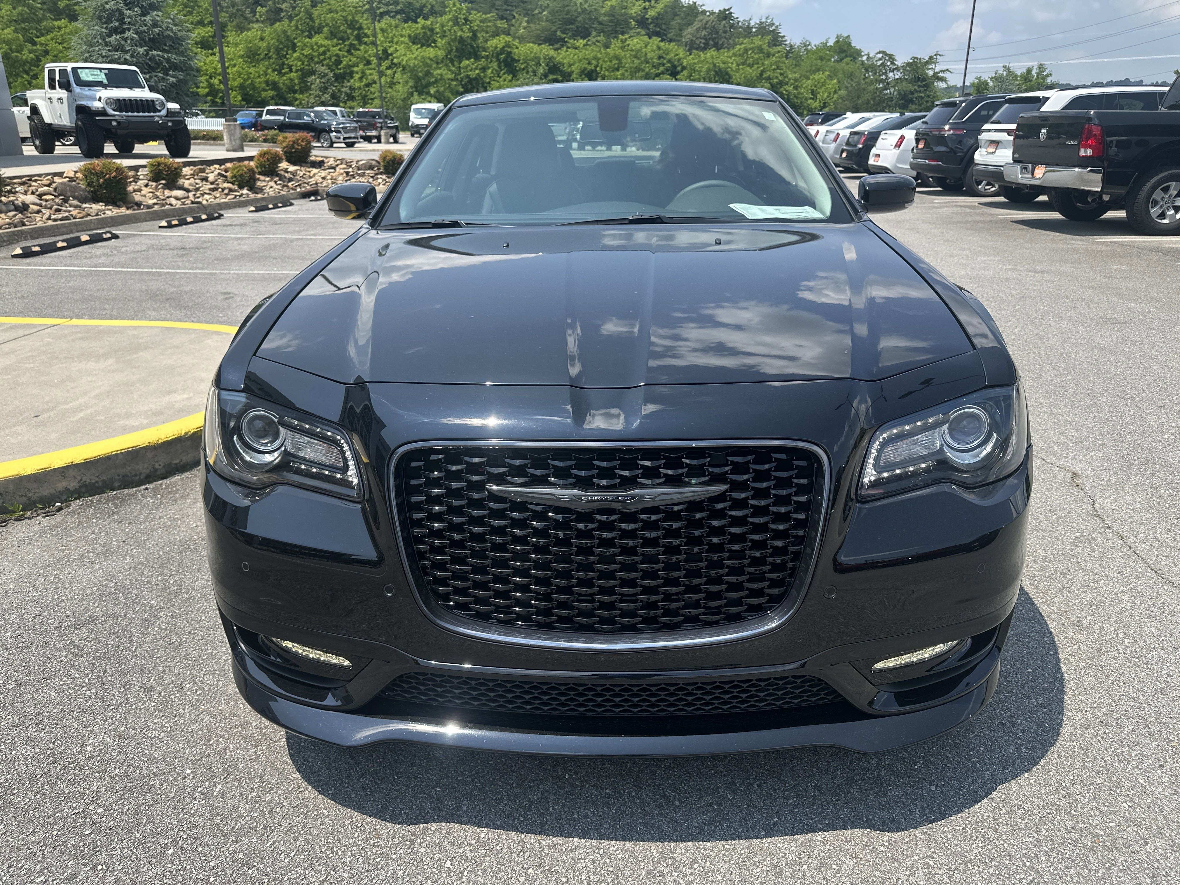 2023 Chrysler Chrysler 300 300 TOURING L RWD