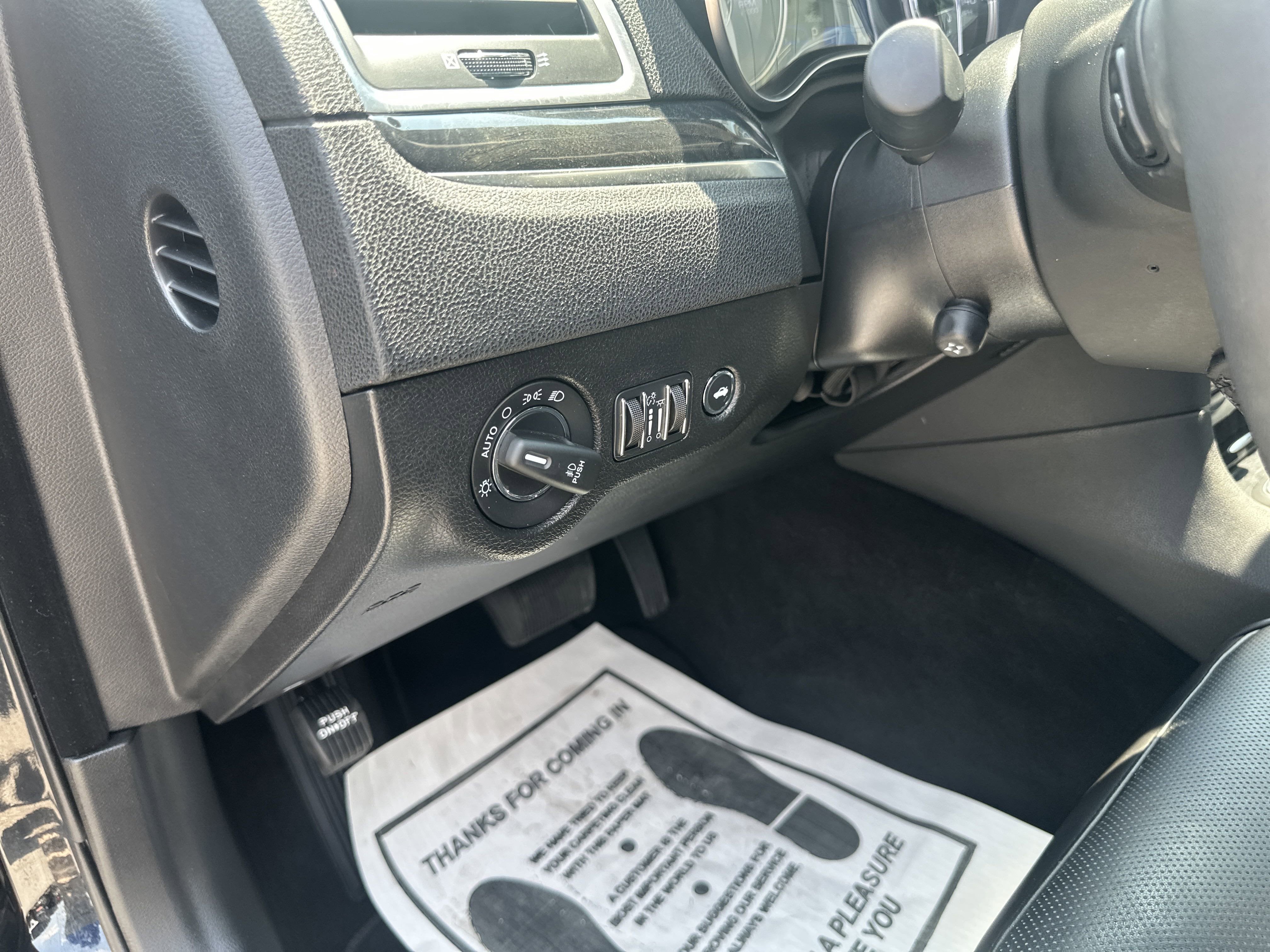 2023 Chrysler Chrysler 300 300 TOURING L RWD