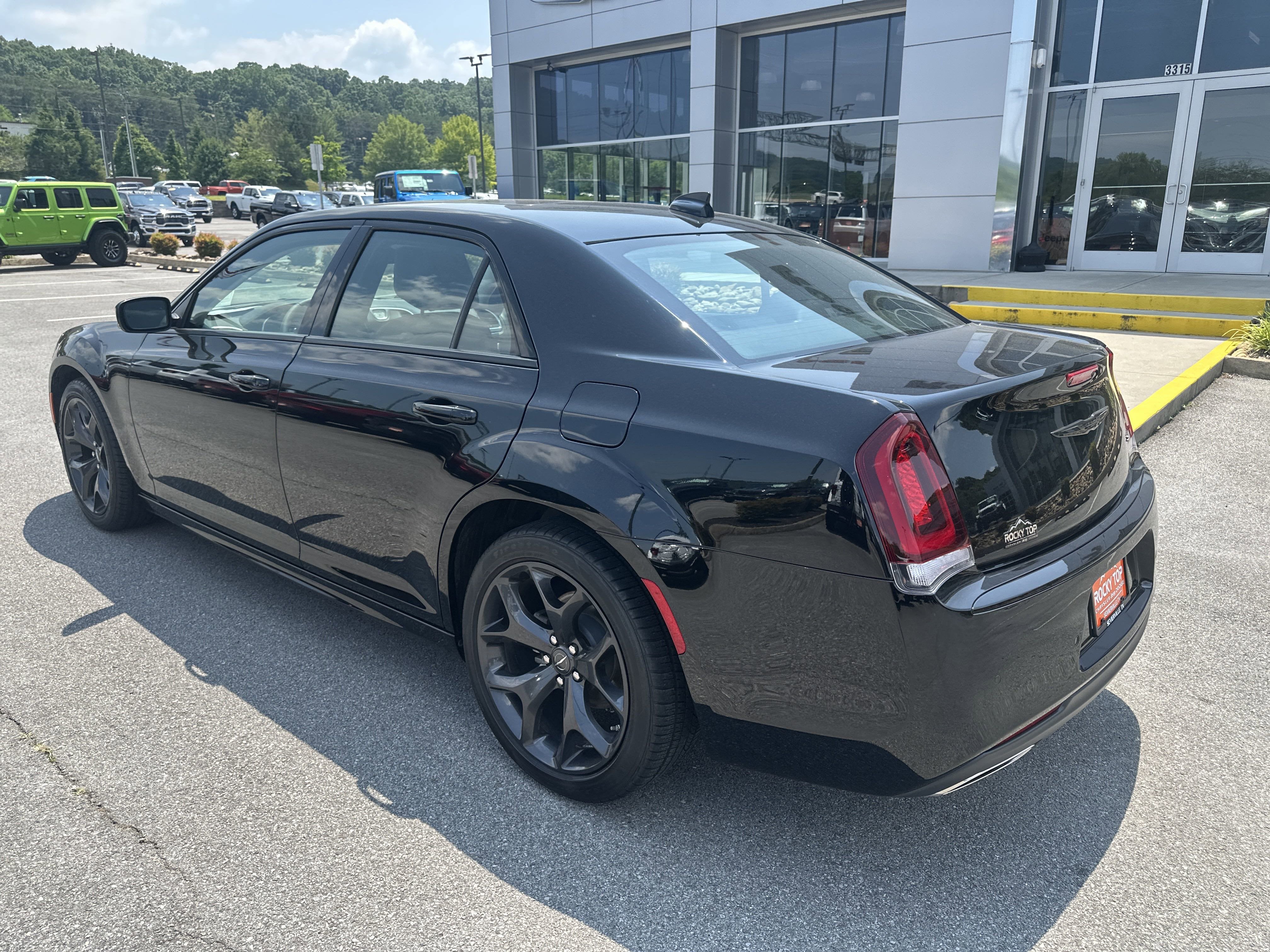 2023 Chrysler Chrysler 300 300 TOURING L RWD