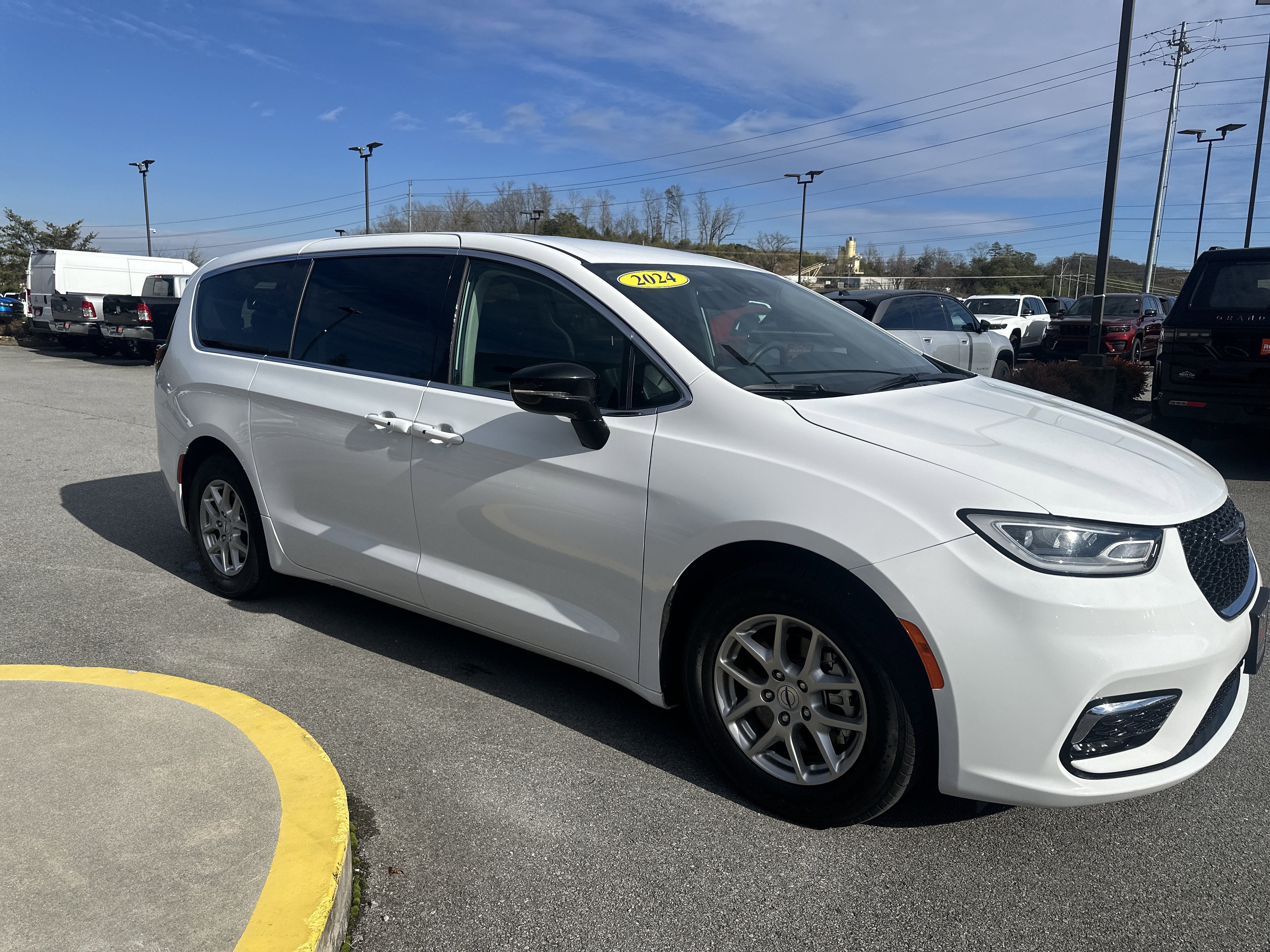 2024 Chrysler Pacifica Touring L
