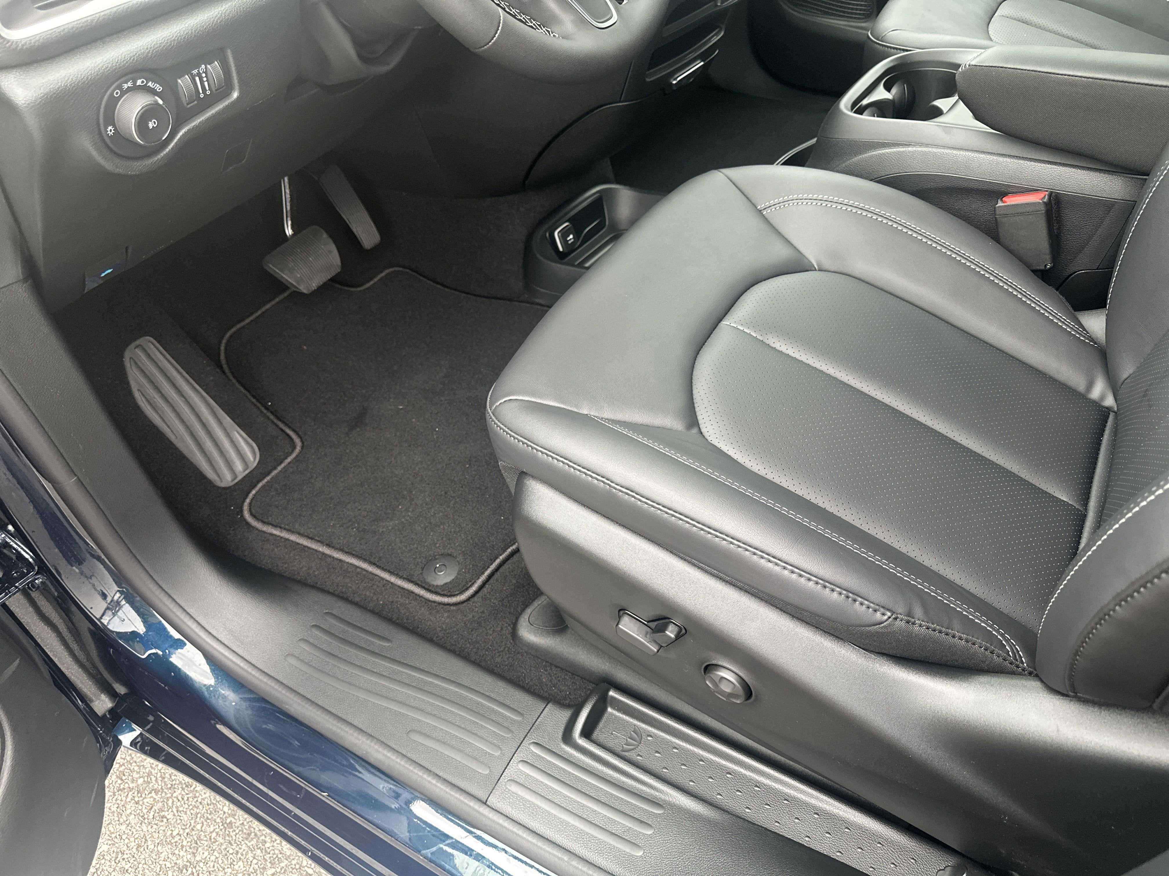 2025 Chrysler Pacifica PACIFICA SELECT