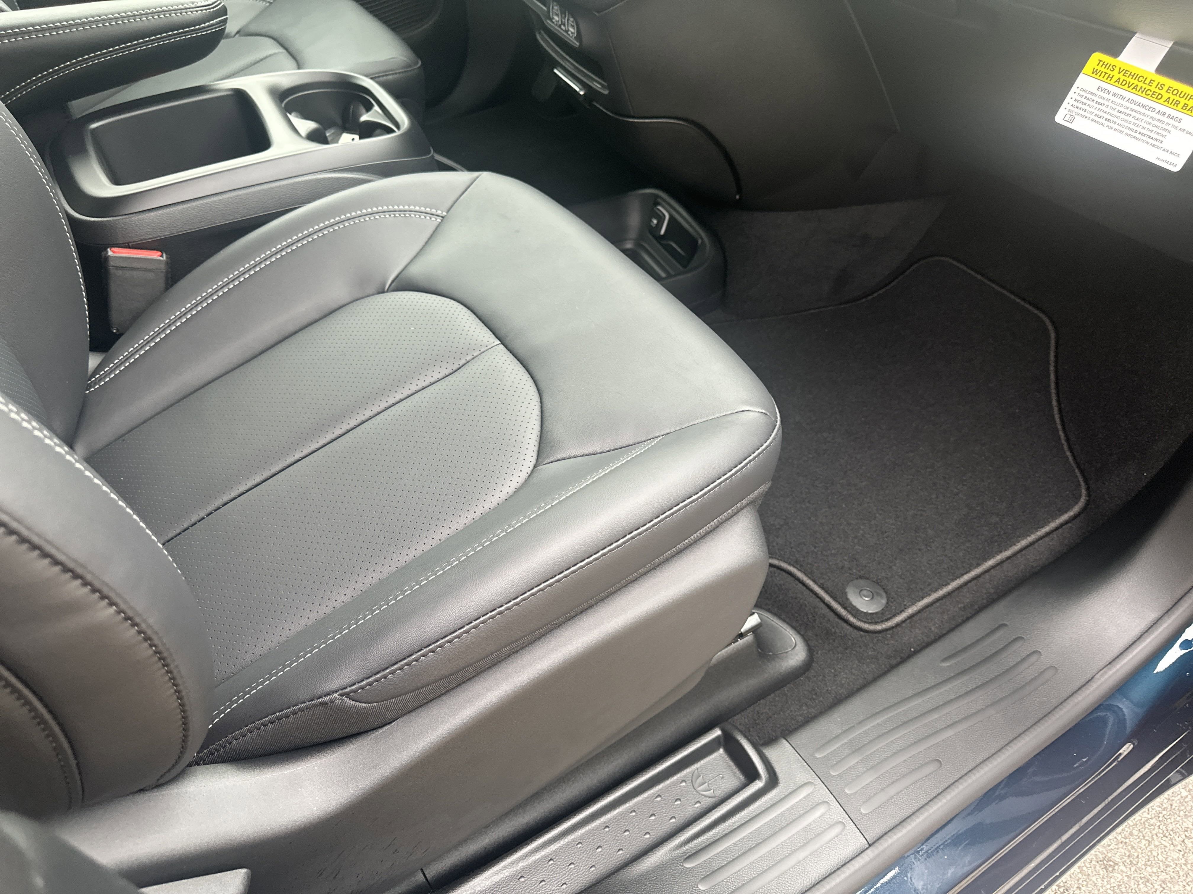 2025 Chrysler Pacifica PACIFICA SELECT