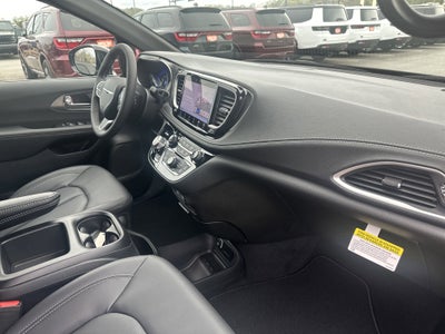 2025 Chrysler Pacifica PACIFICA SELECT