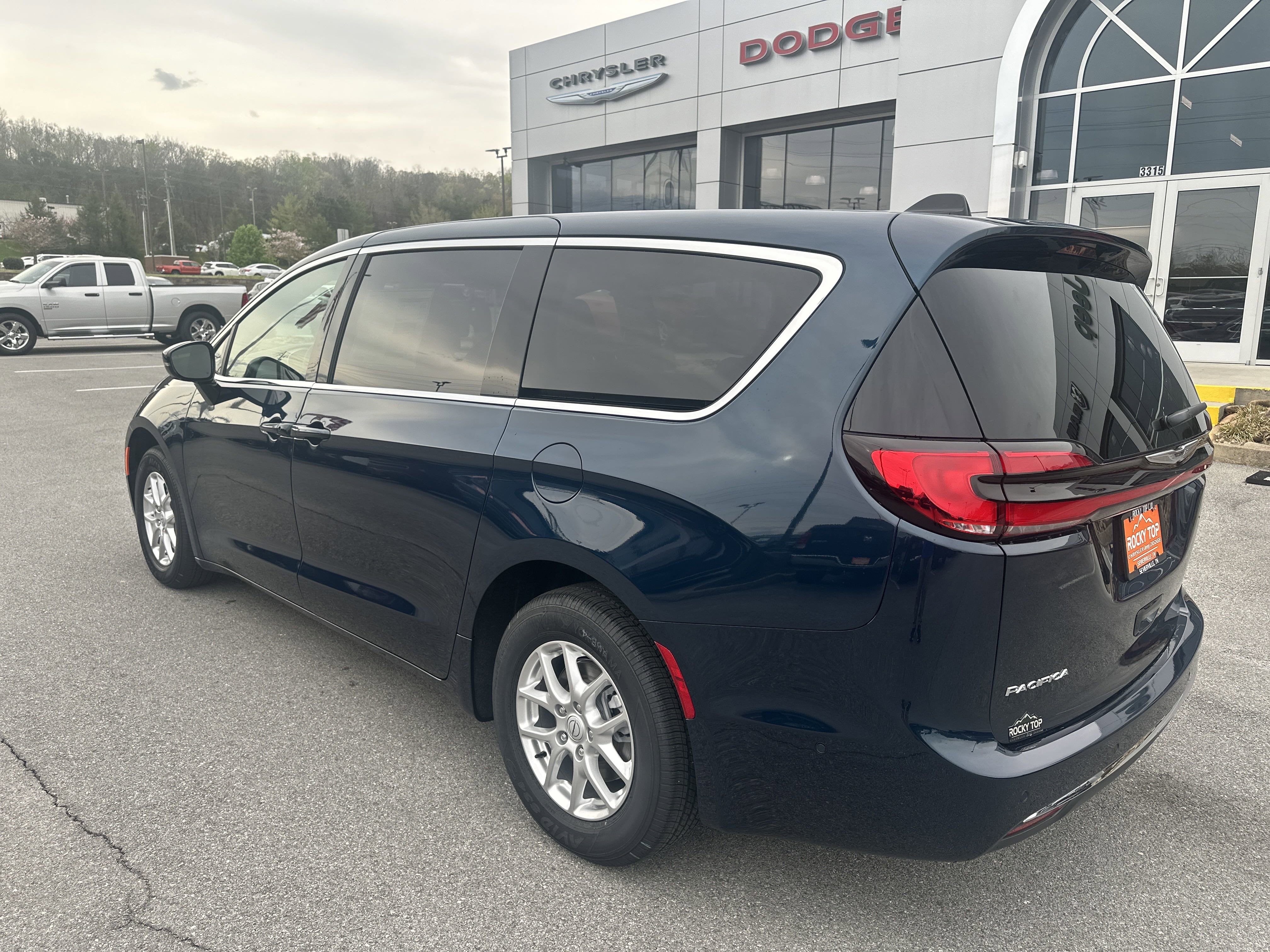2025 Chrysler Pacifica PACIFICA SELECT