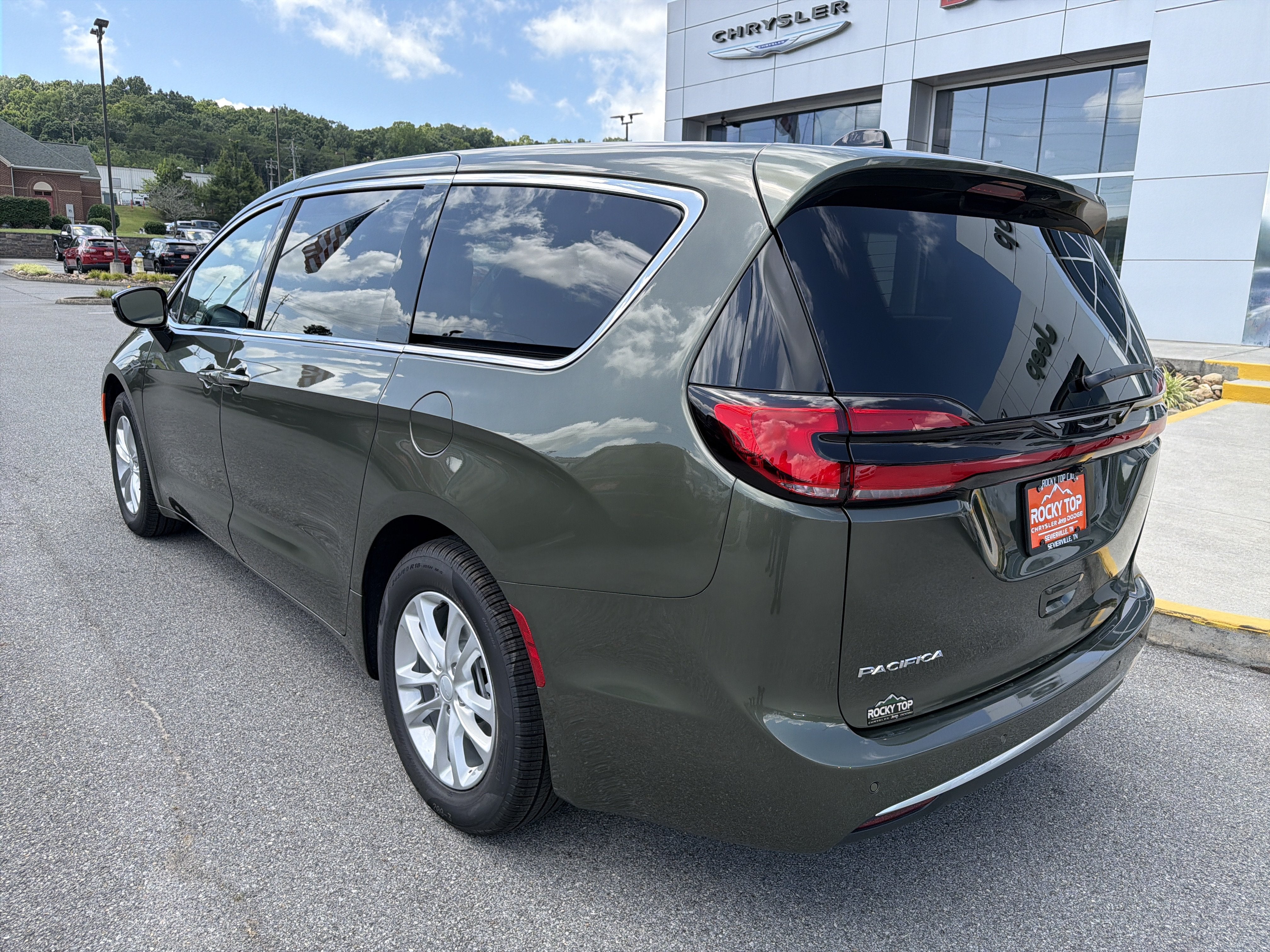 2027 Chrysler Pacifica PACIFICA SELECT