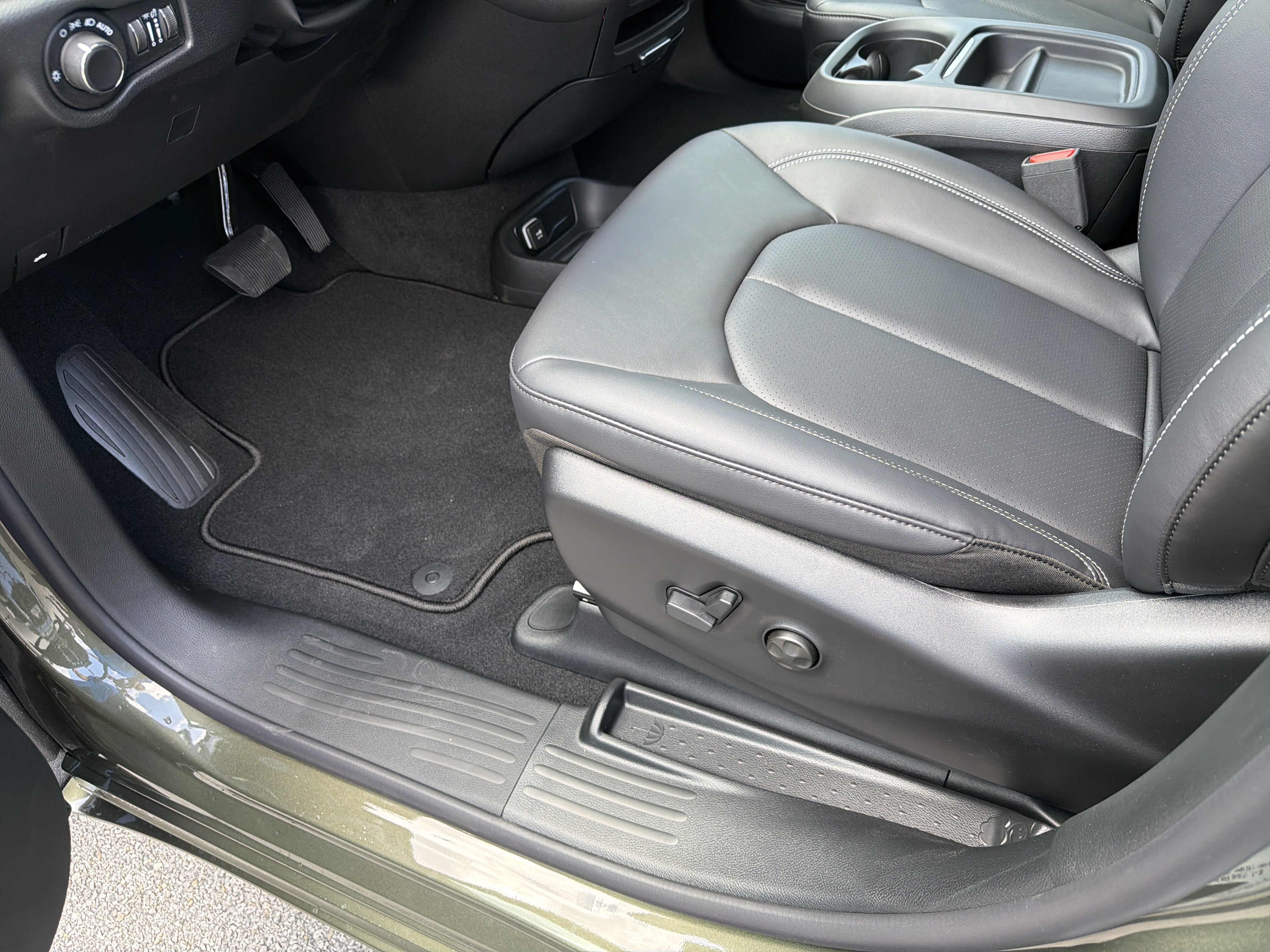 2027 Chrysler Pacifica PACIFICA SELECT