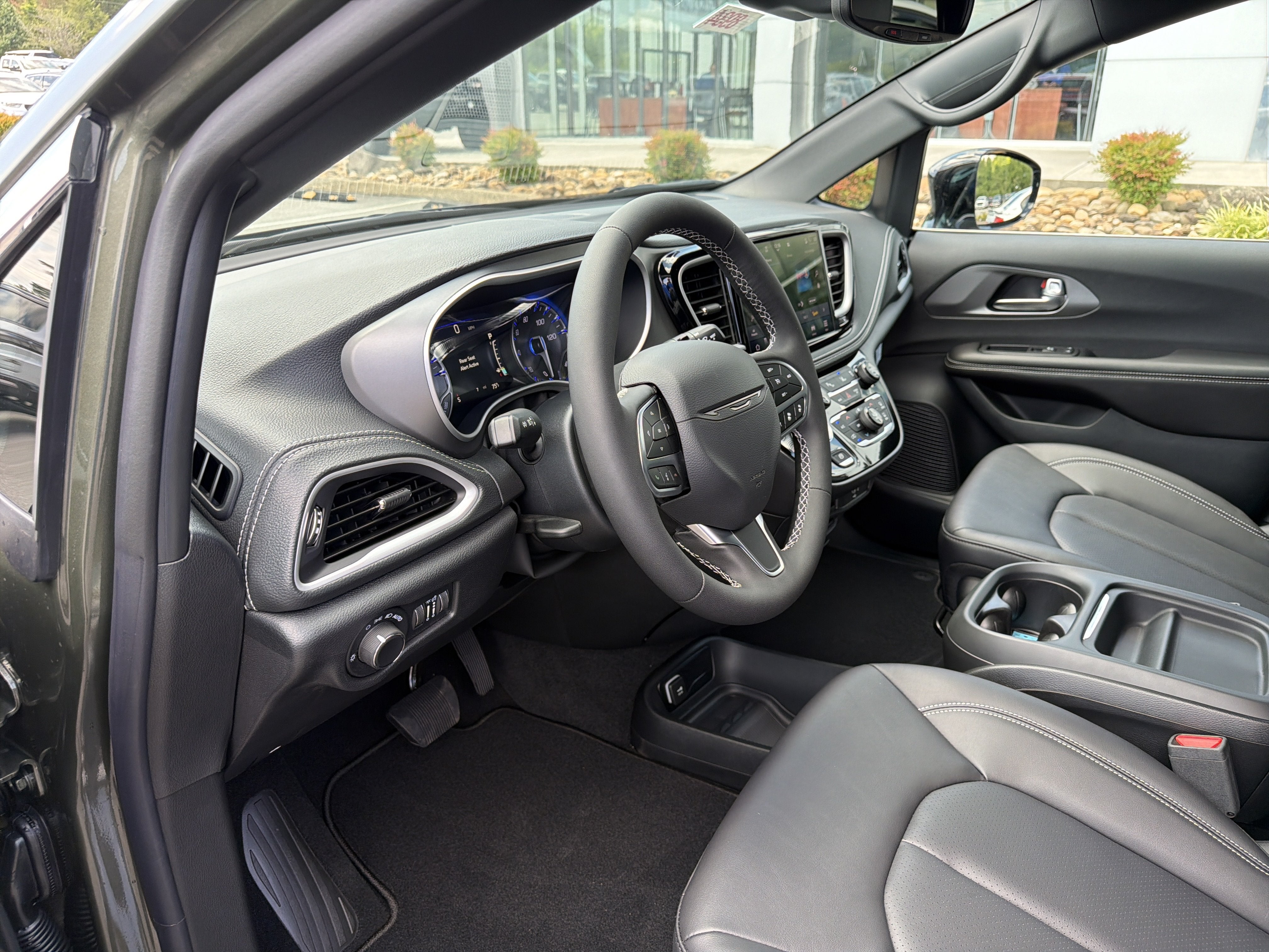 2027 Chrysler Pacifica PACIFICA SELECT