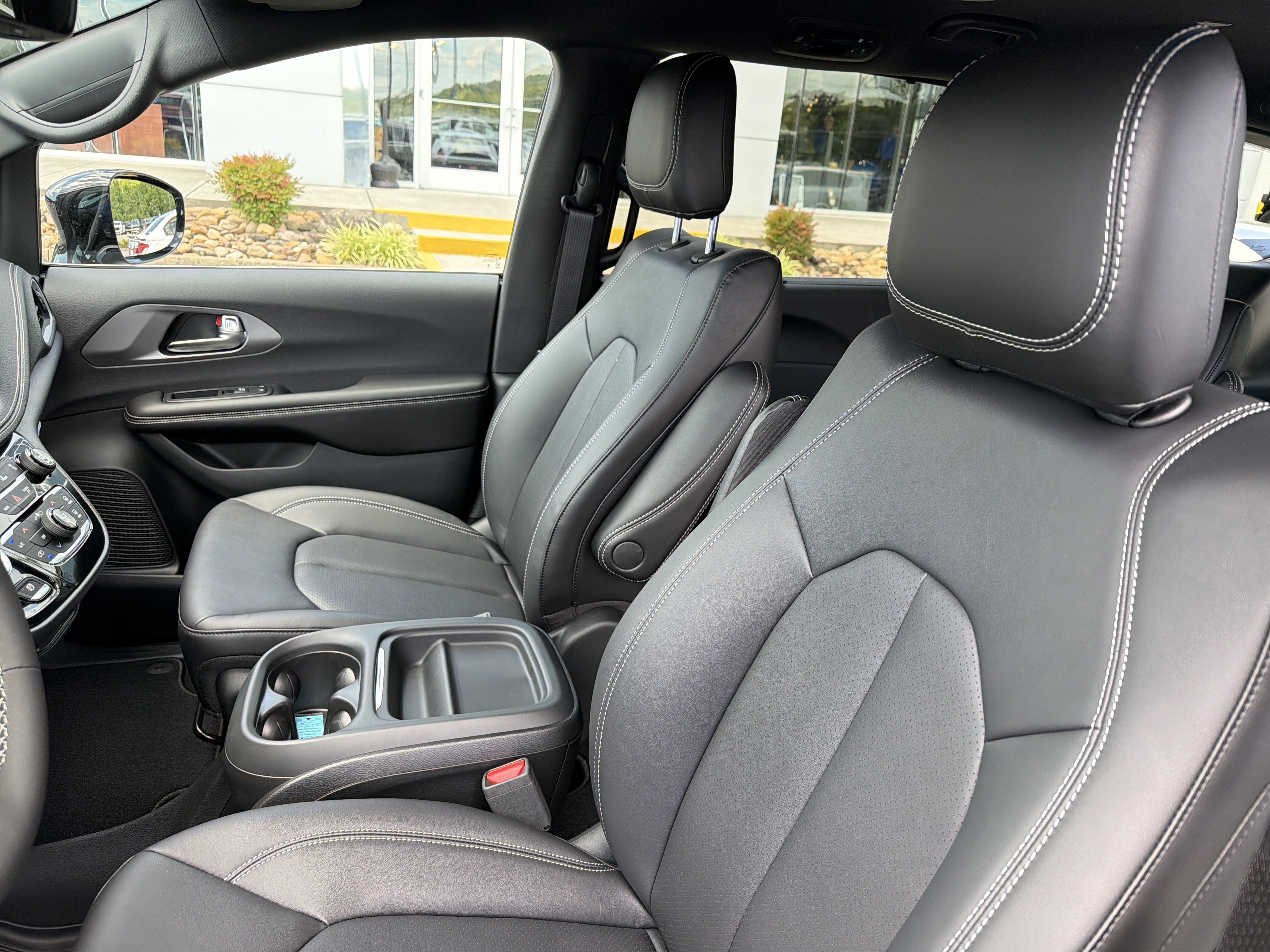 2027 Chrysler Pacifica PACIFICA SELECT