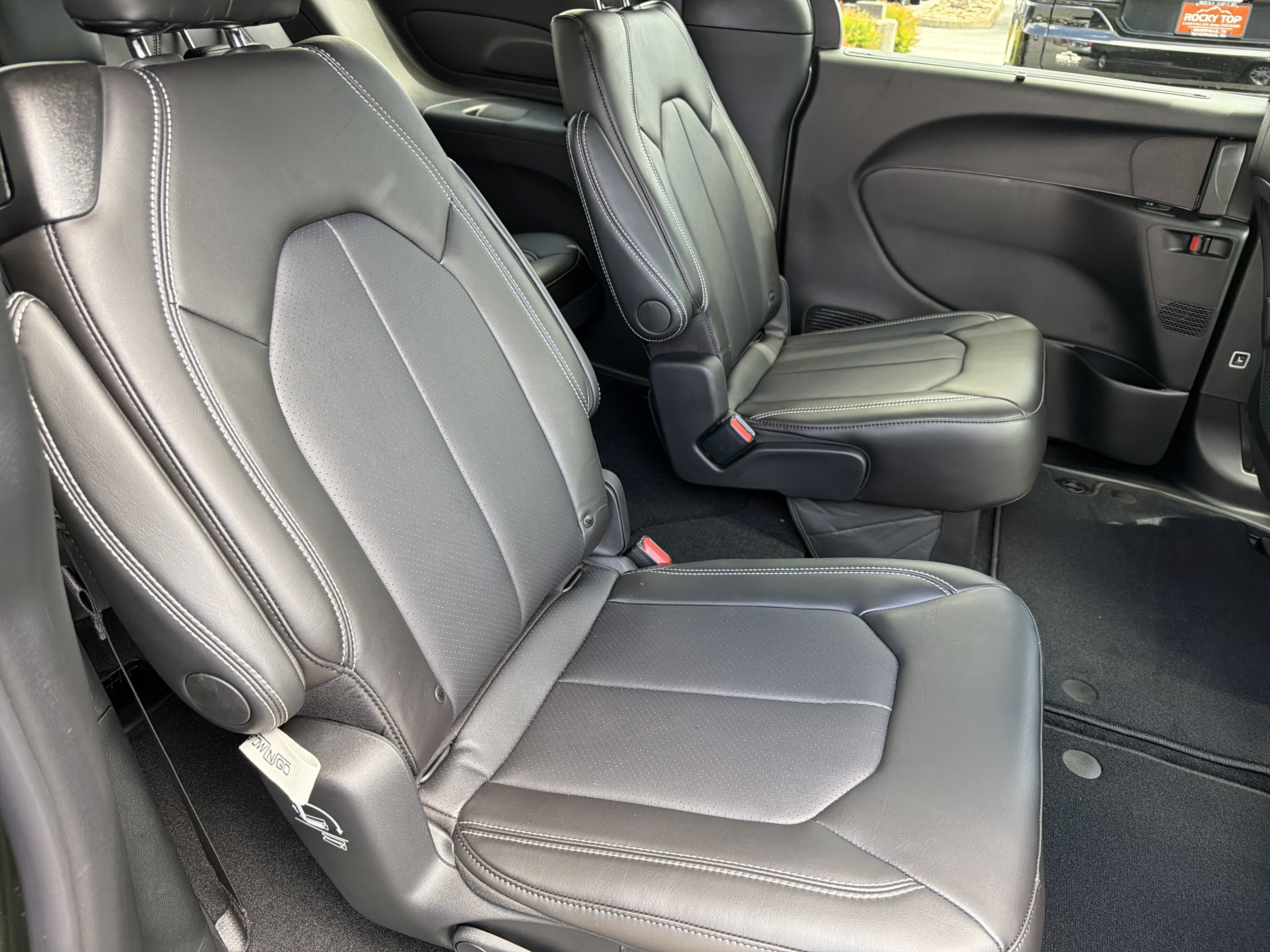 2027 Chrysler Pacifica PACIFICA SELECT