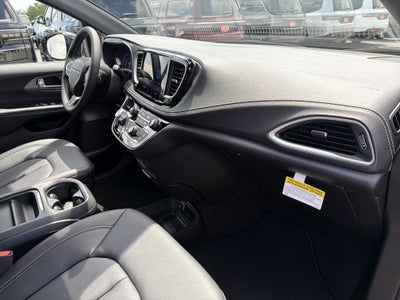 2027 Chrysler Pacifica PACIFICA SELECT