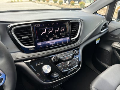 2027 Chrysler Pacifica PACIFICA SELECT