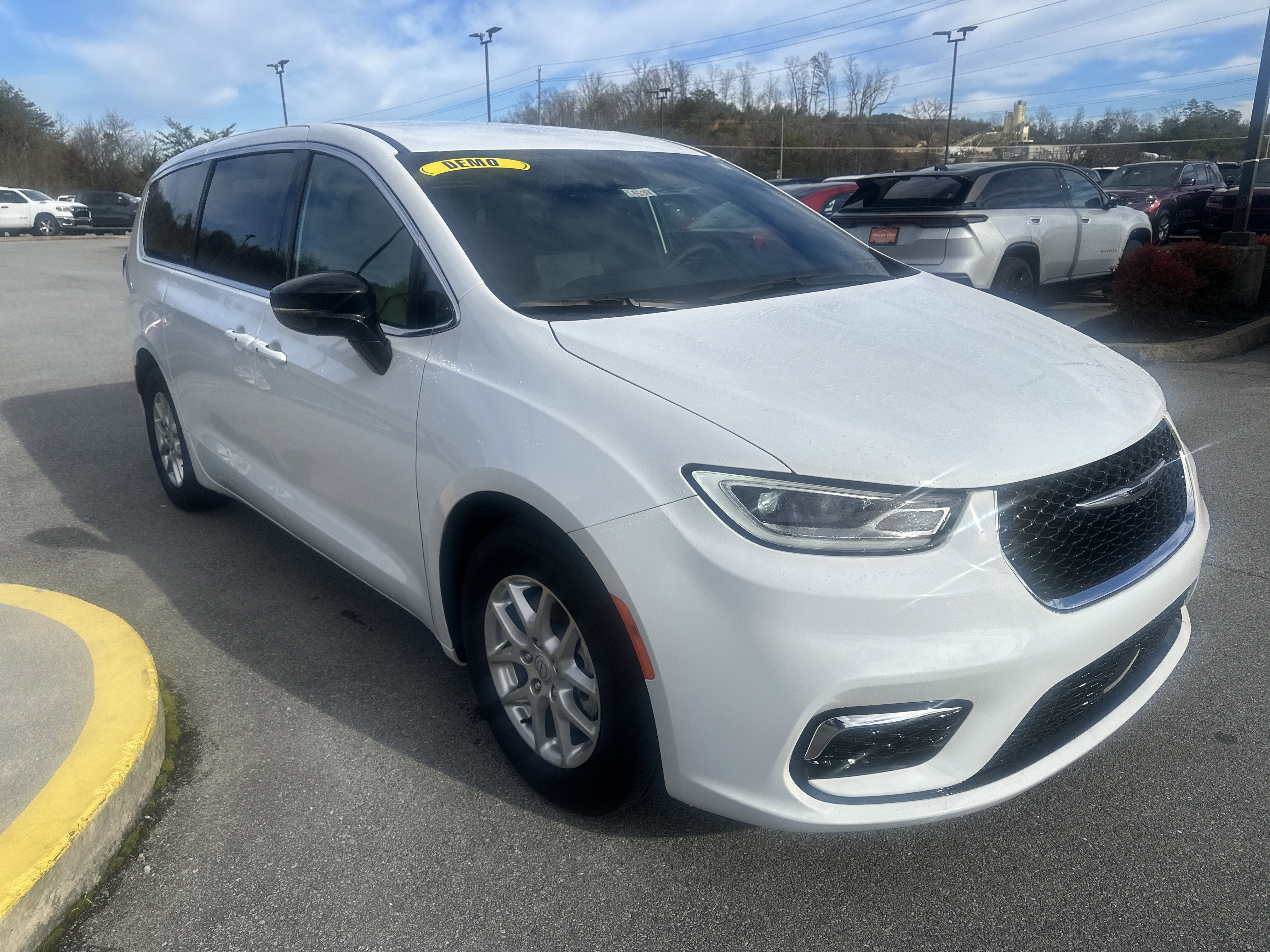 2025 Chrysler Pacifica PACIFICA SELECT