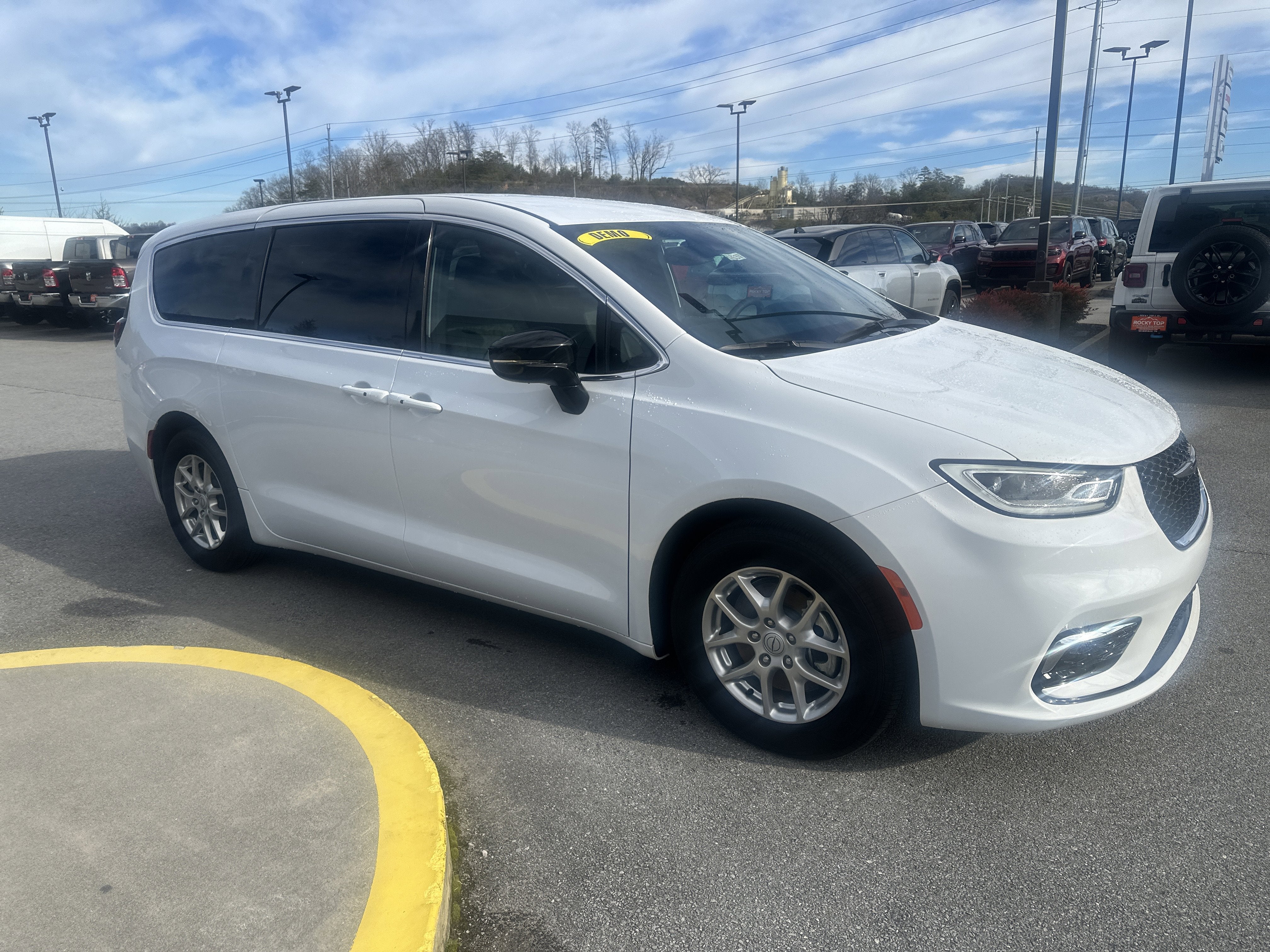 2025 Chrysler Pacifica PACIFICA SELECT
