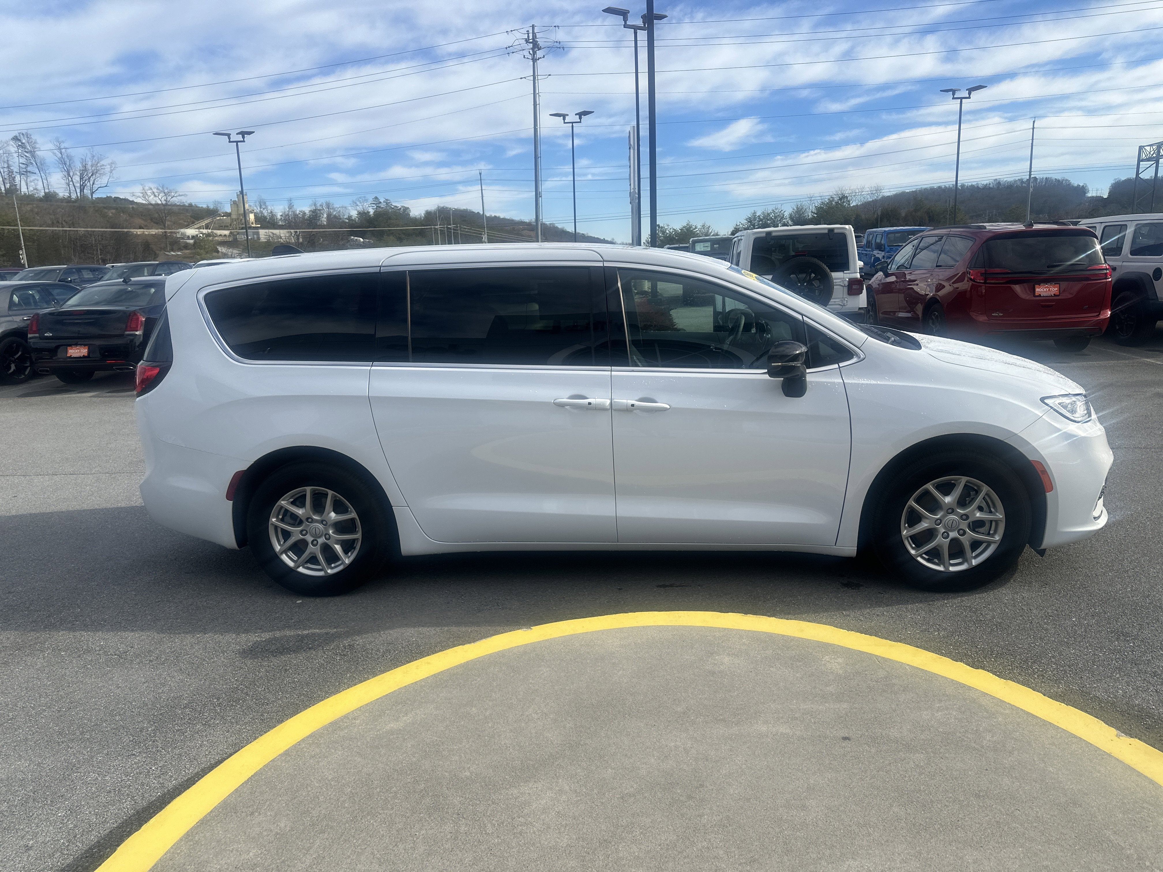 2025 Chrysler Pacifica PACIFICA SELECT
