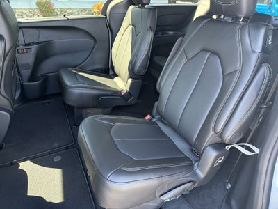 2027 Chrysler Pacifica PACIFICA SELECT