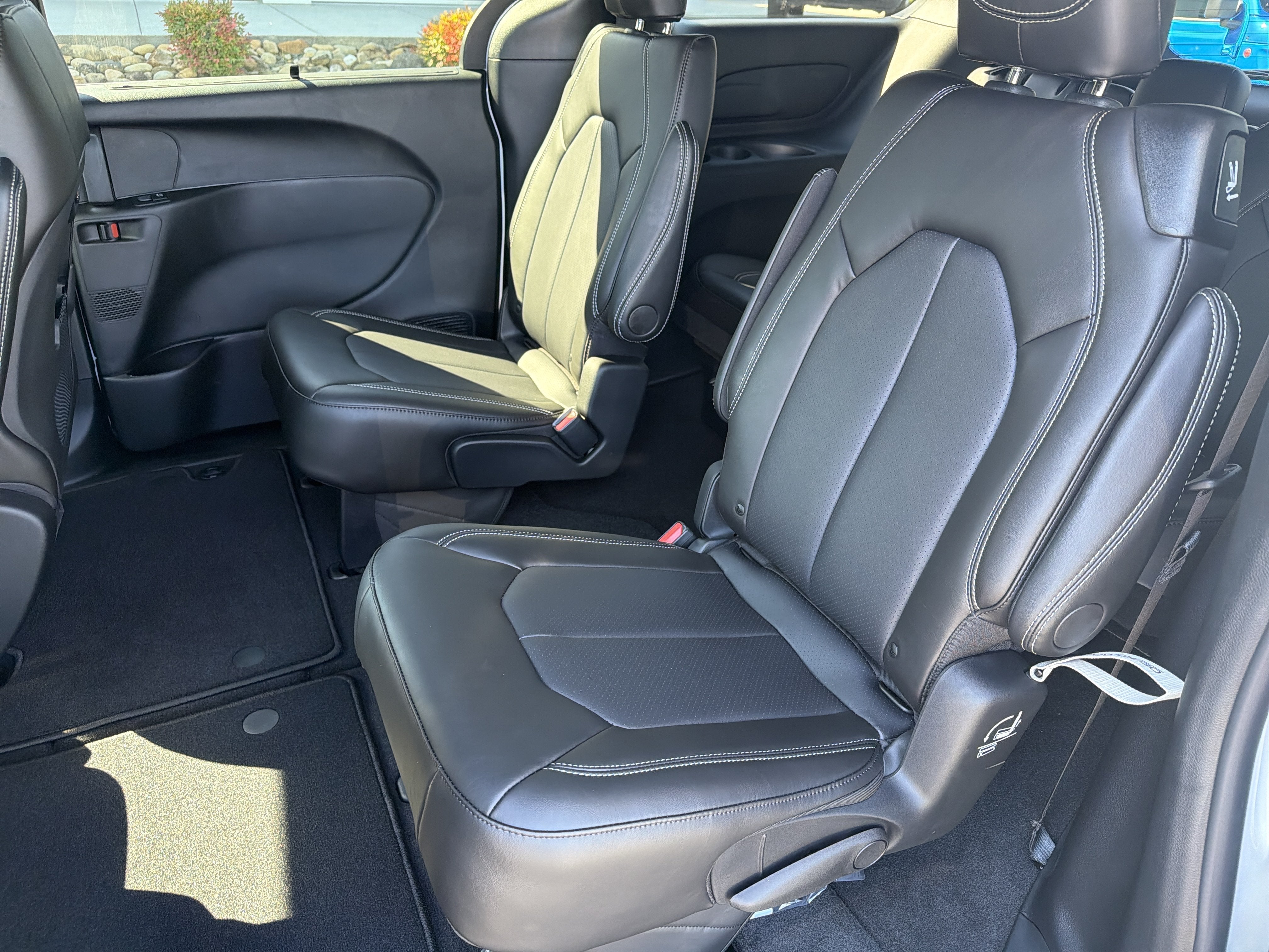2027 Chrysler Pacifica PACIFICA SELECT