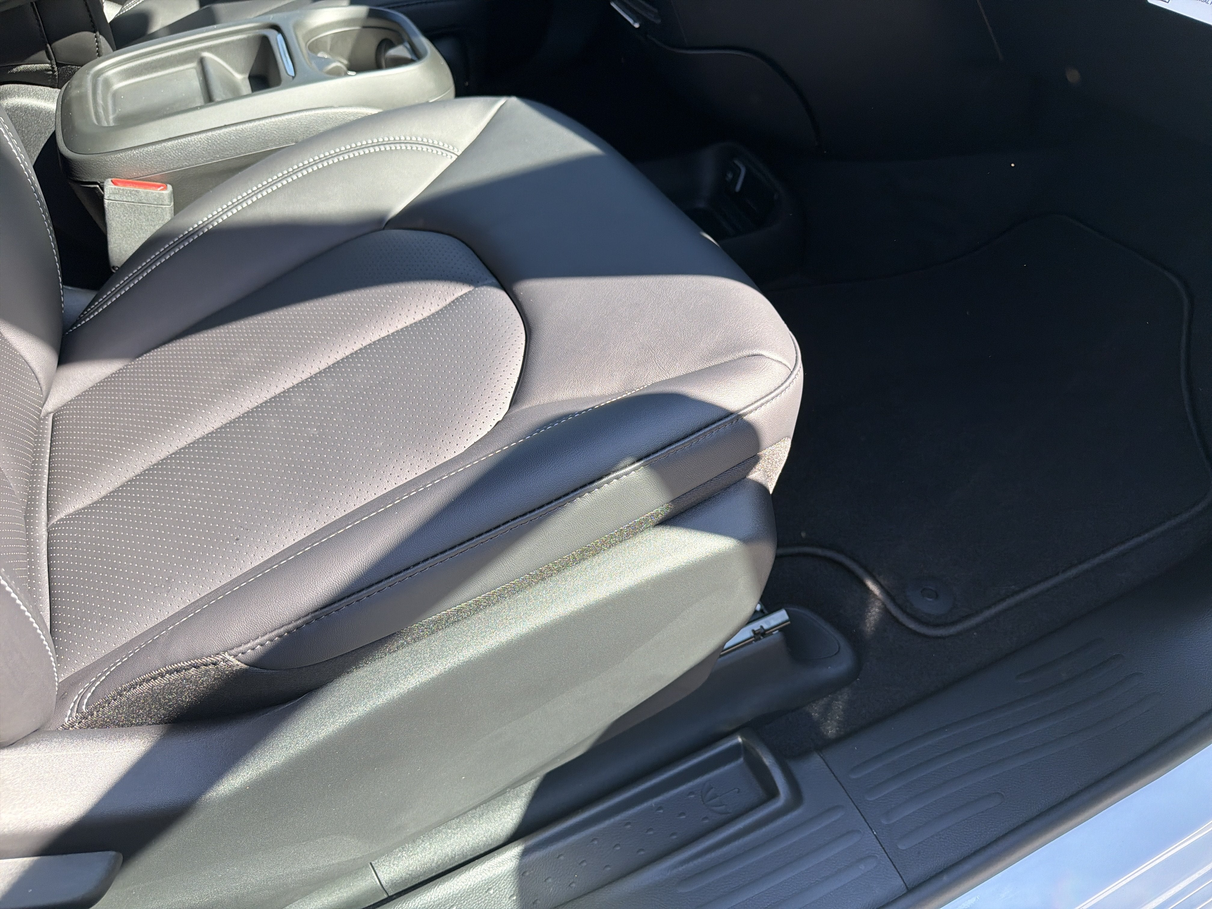 2027 Chrysler Pacifica PACIFICA SELECT