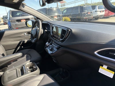 2027 Chrysler Pacifica PACIFICA SELECT