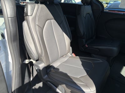 2027 Chrysler Pacifica PACIFICA SELECT
