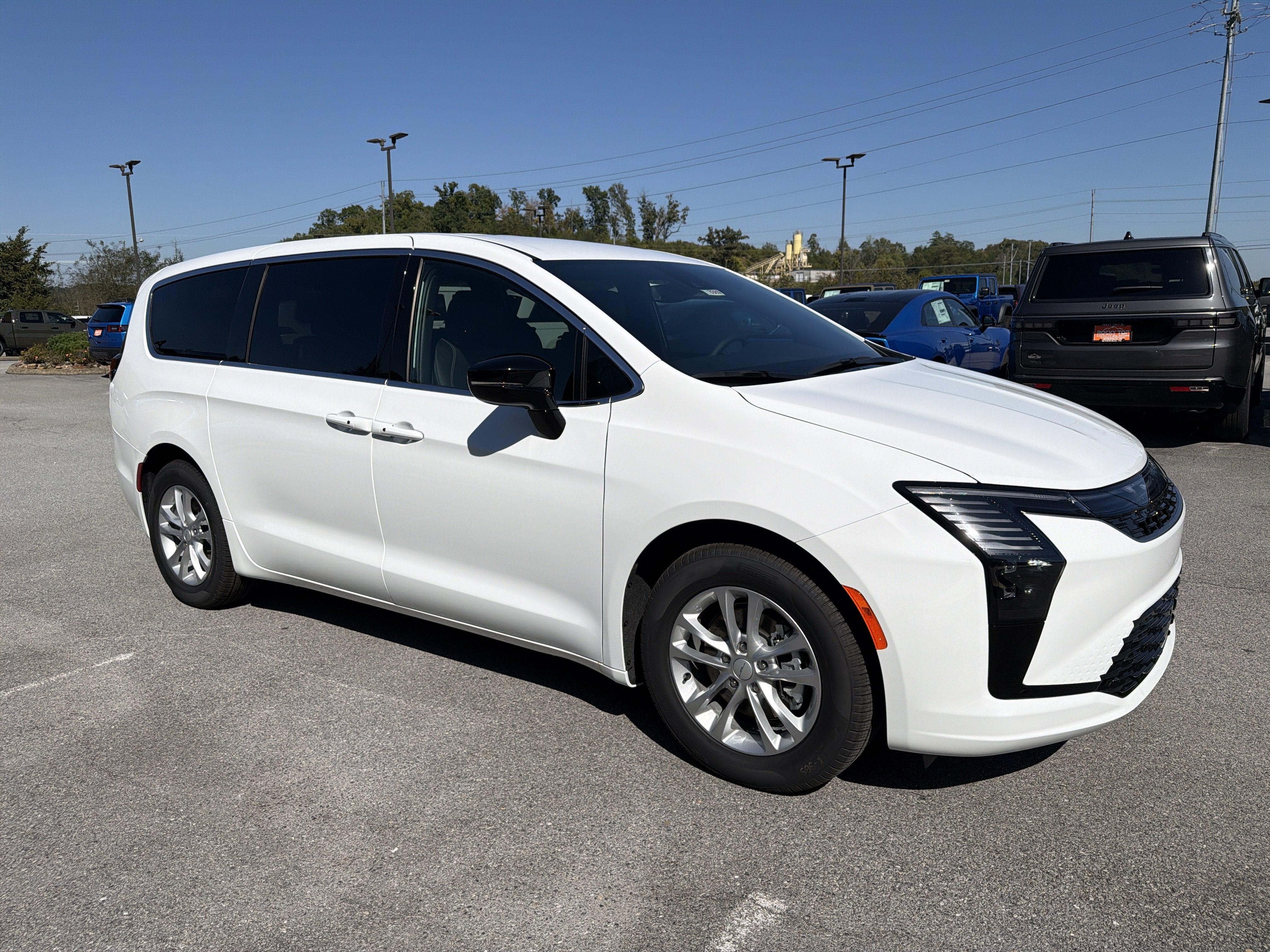 2027 Chrysler Pacifica PACIFICA SELECT