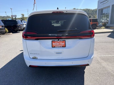 2027 Chrysler Pacifica PACIFICA SELECT