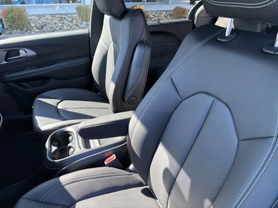 2027 Chrysler Pacifica PACIFICA SELECT