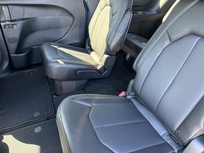2027 Chrysler Pacifica PACIFICA SELECT