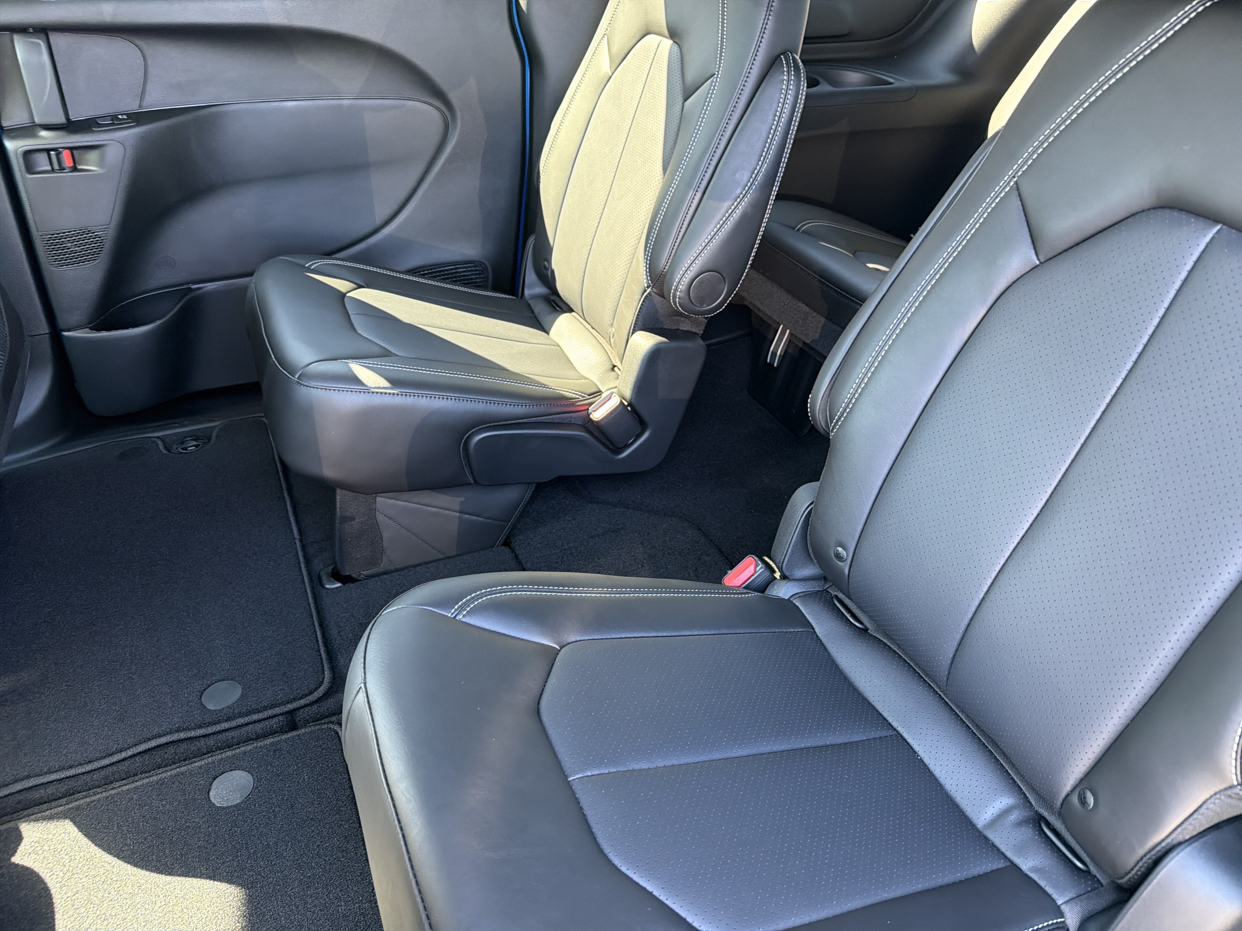 2027 Chrysler Pacifica PACIFICA SELECT