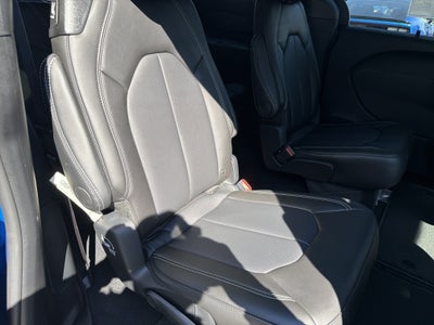 2027 Chrysler Pacifica PACIFICA SELECT