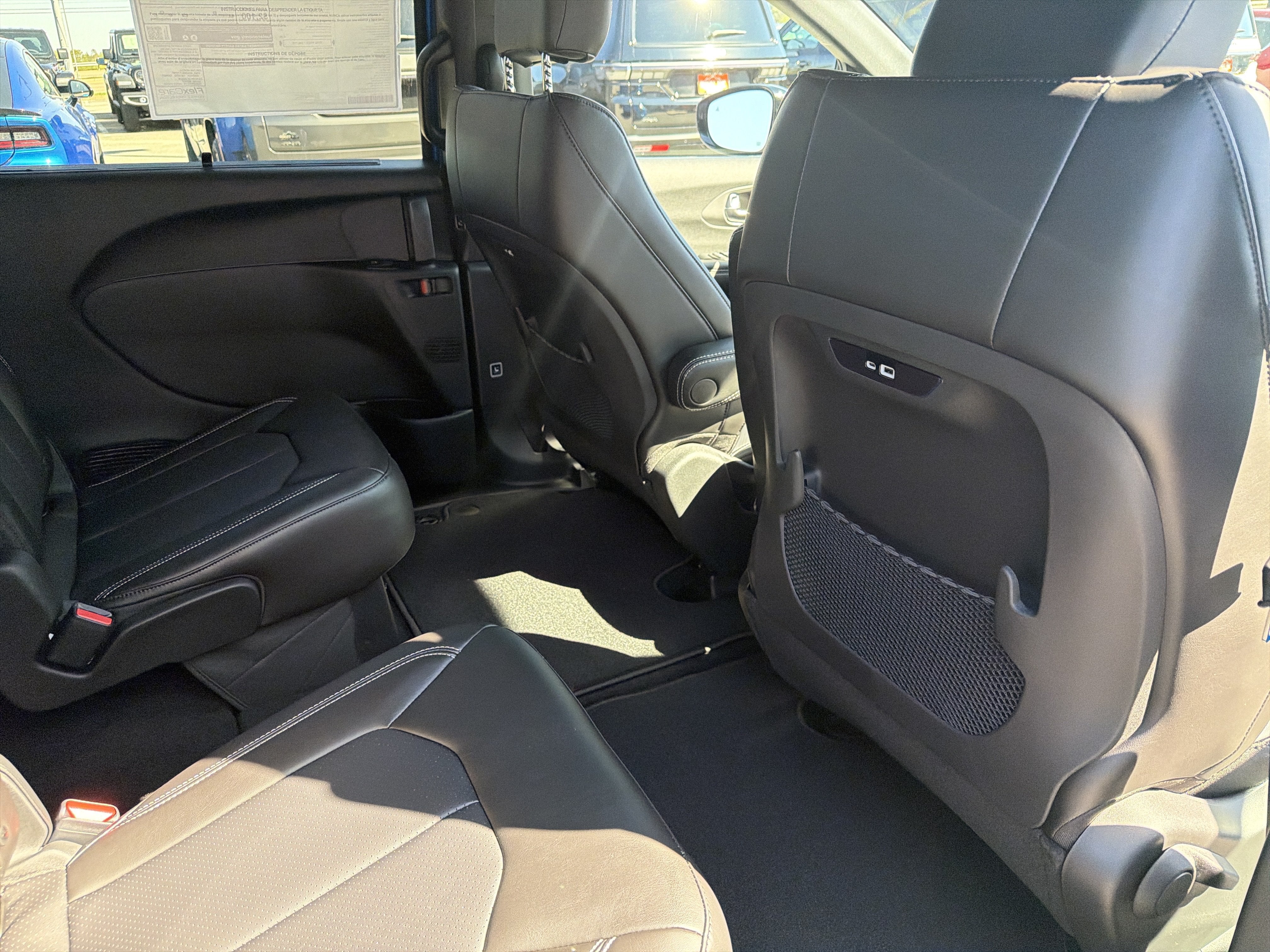 2027 Chrysler Pacifica PACIFICA SELECT