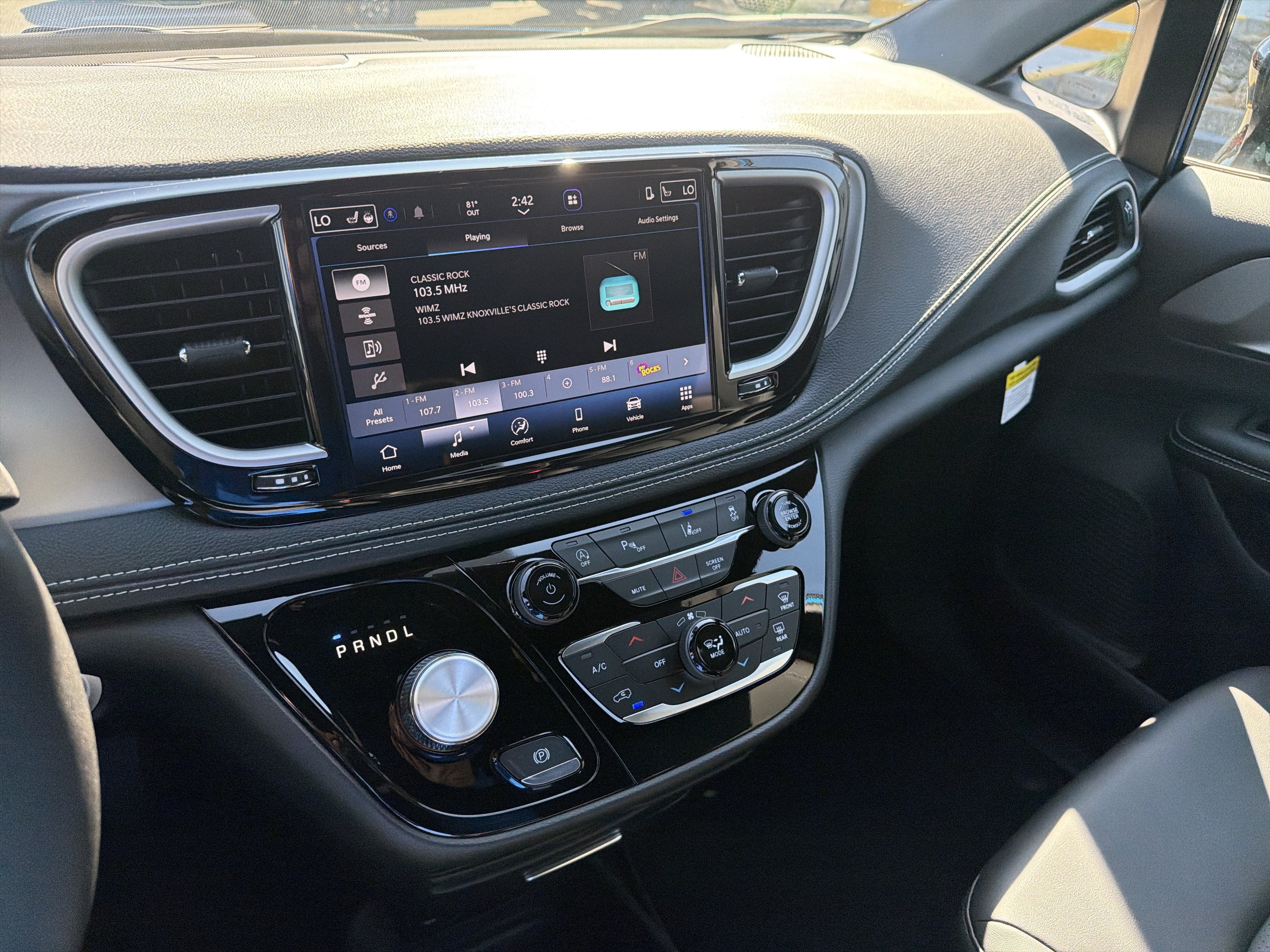 2027 Chrysler Pacifica PACIFICA SELECT