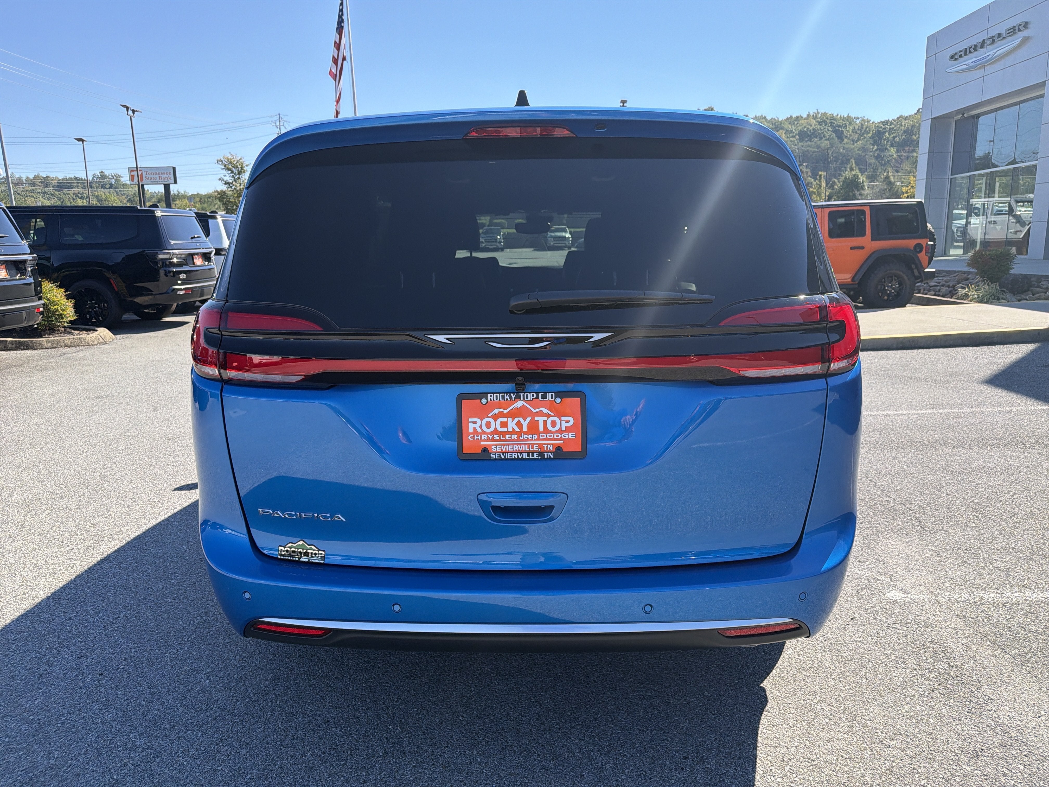 2027 Chrysler Pacifica PACIFICA SELECT