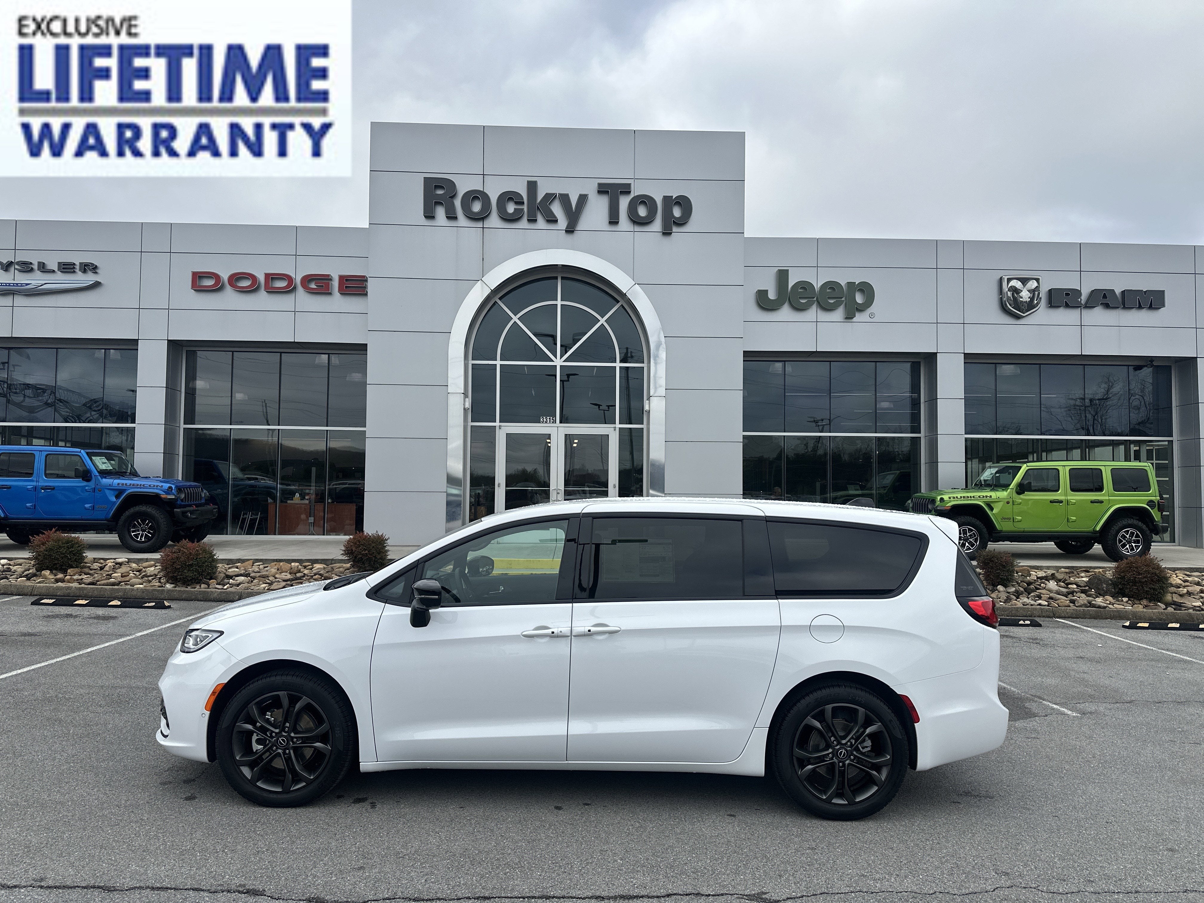 2026 Chrysler Pacifica PACIFICA SELECT