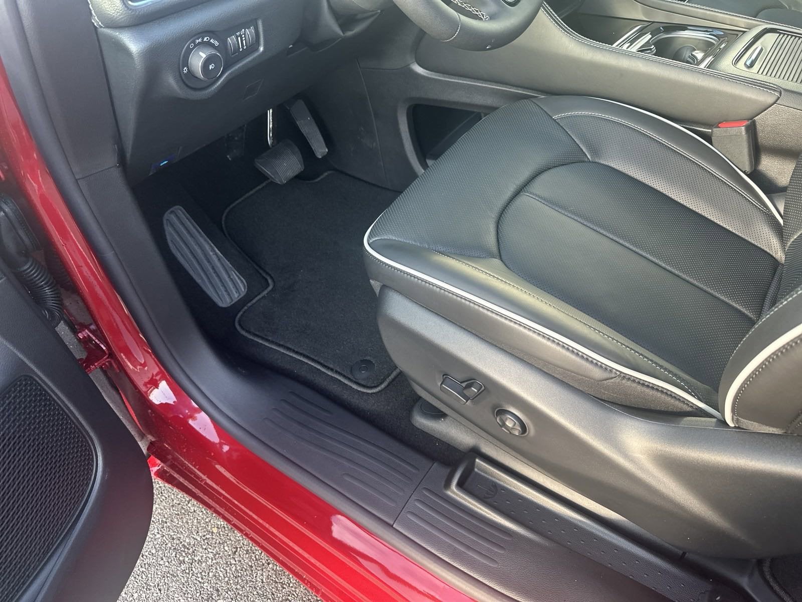 2024 Chrysler Pacifica Hybrid PACIFICA PLUG-IN HYBRID PREMIUM S APPEARANCE